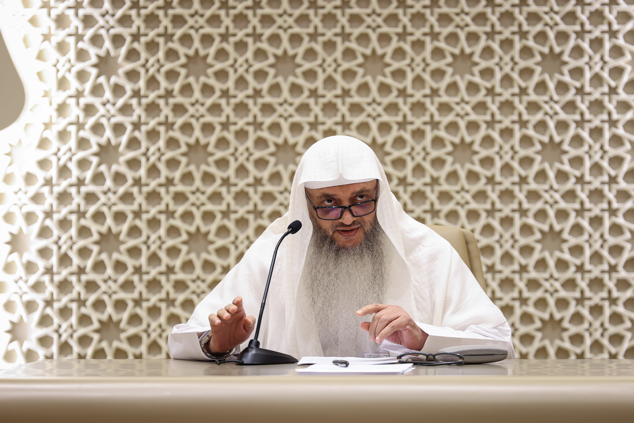 رئيس مجمع القرآن الكريم  يعتمد اللائحة التنظيمية لإدارة المقارئ