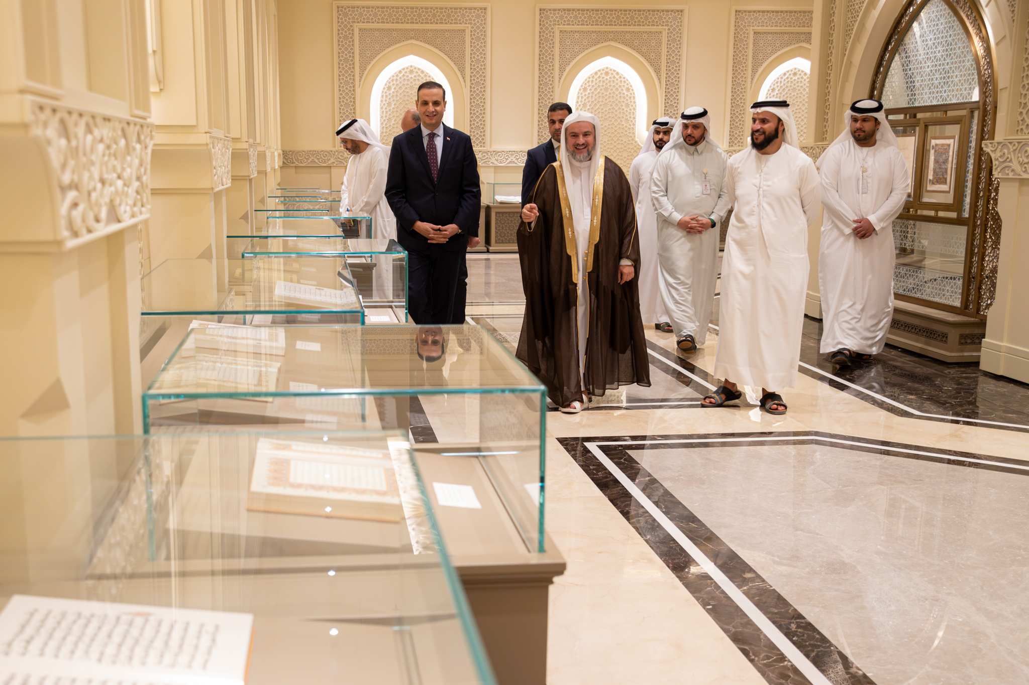 السفير العراقي لدى الإمارات: مجمع القرآن قيمة علمية وذاكرة تاريخية للأجيال