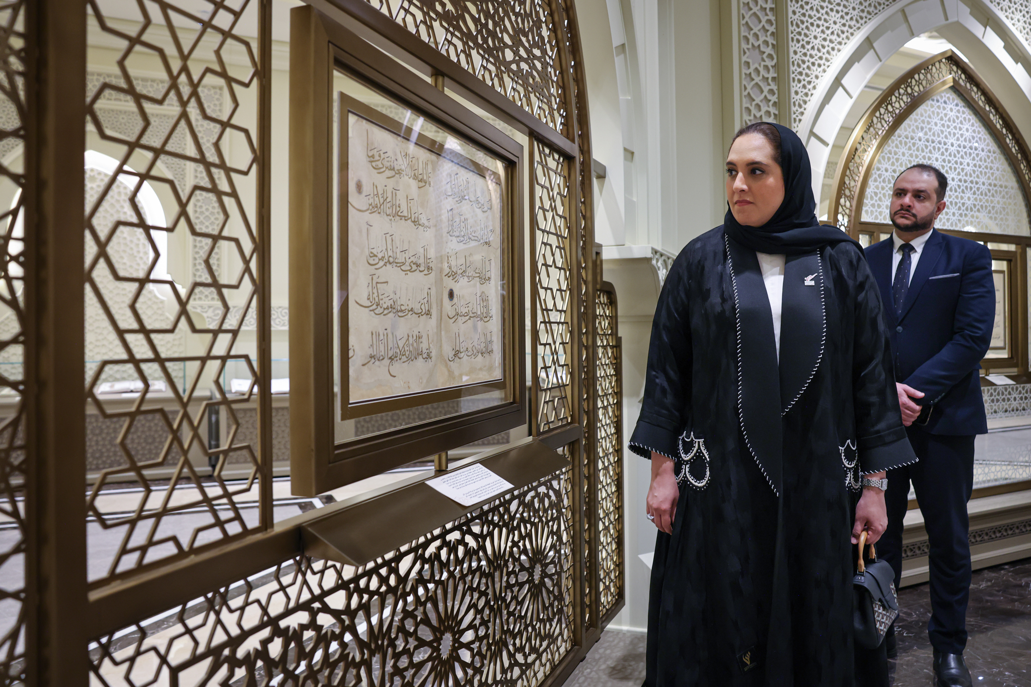 وزيرة الإسكان والتخطيط العمراني في البحرين: "مجمع القرآن الكريم بالشارقة يضم كنوزاً علمية ومعرفية عظيمة".