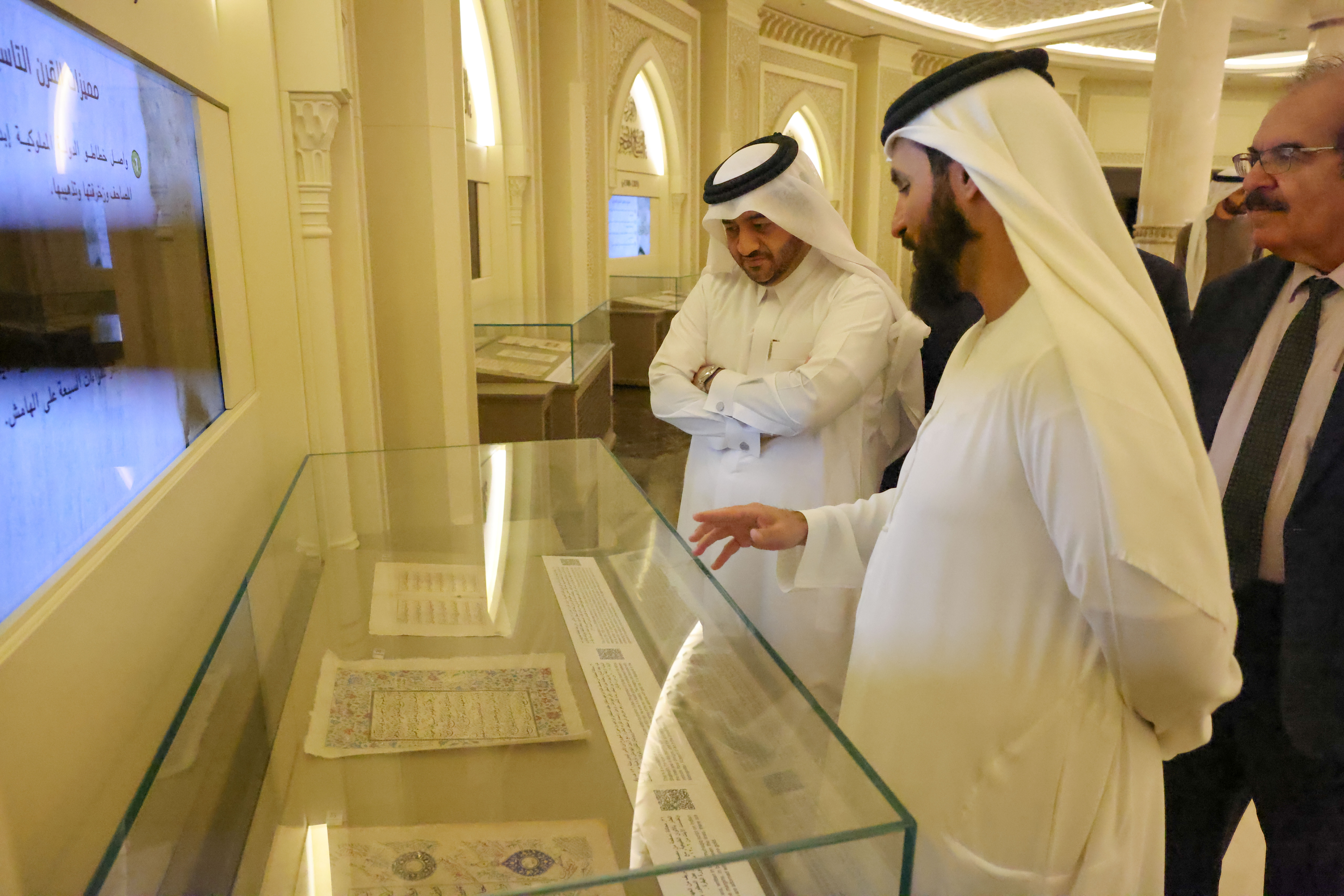 وفد دار التقويم القطري: مجمع القرآن برؤية حاكم الشارقة نبراس متفرد