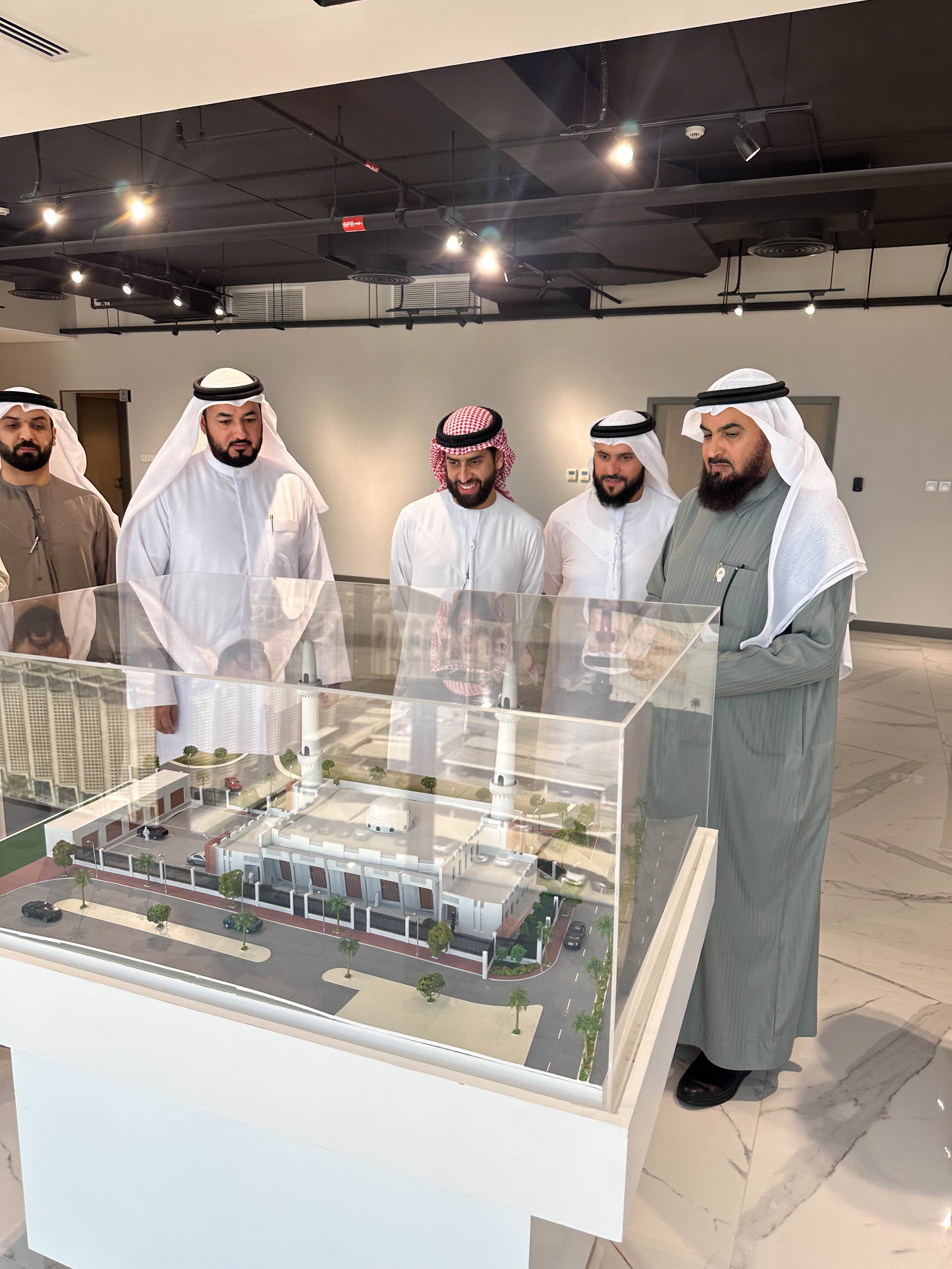 وفد من الشارقة يطلع على تجربة البحرين في خدمة القرآن الكريم وعلومه