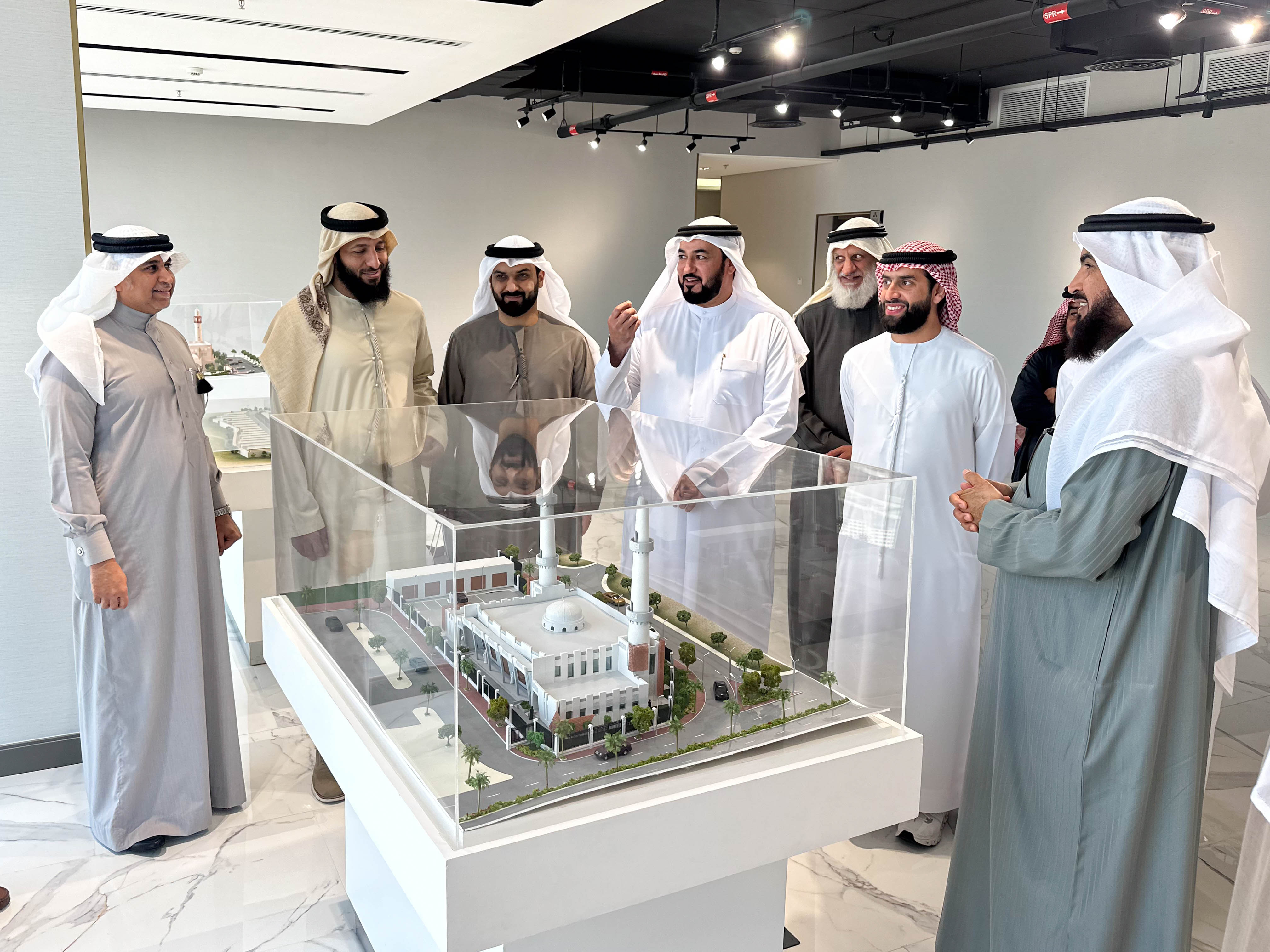 وفد من الشارقة يطلع على تجربة البحرين في خدمة القرآن الكريم وعلومه