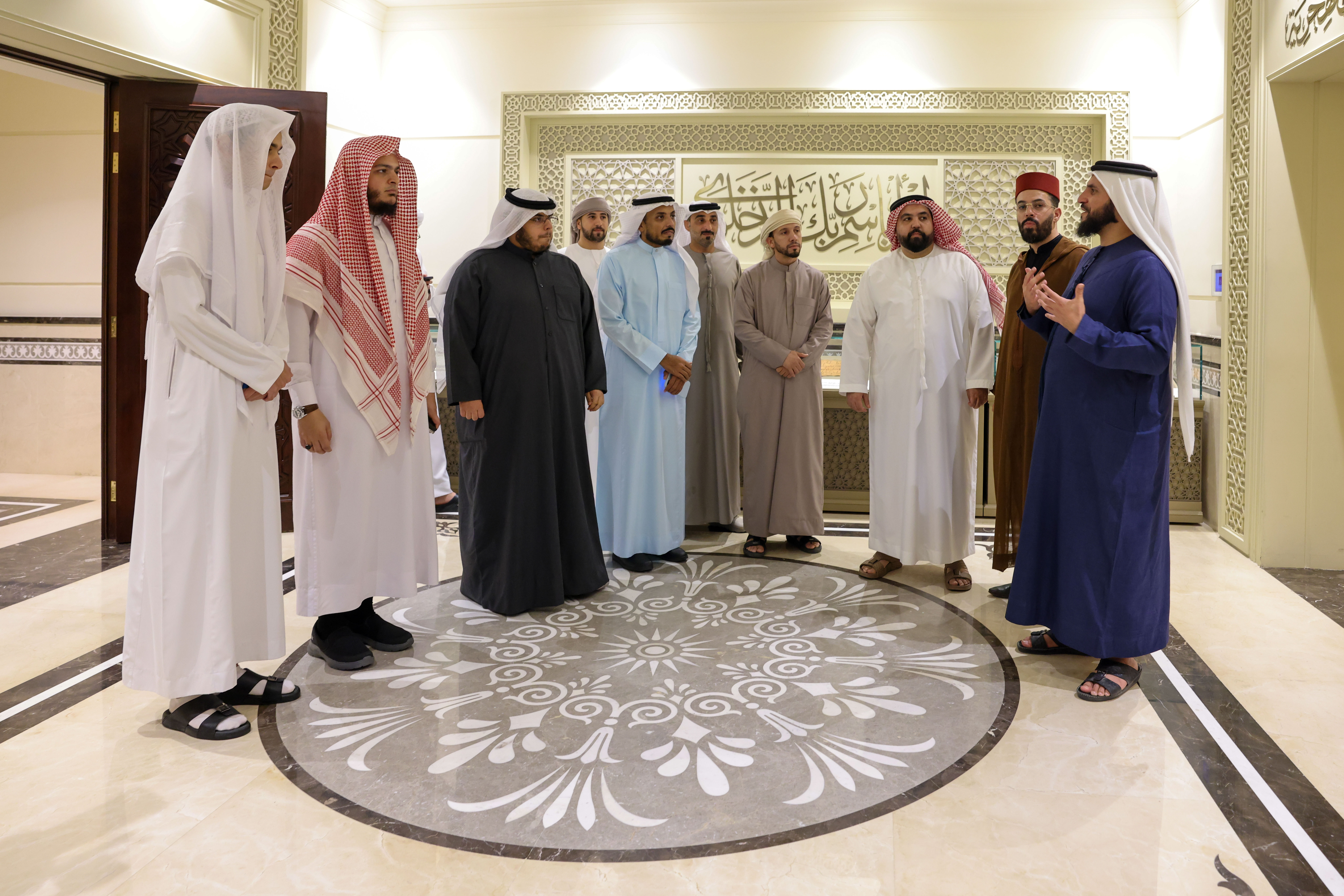 مشاهير قرّاء رمضان عجمان يزورون مجمع القرآن الكريم