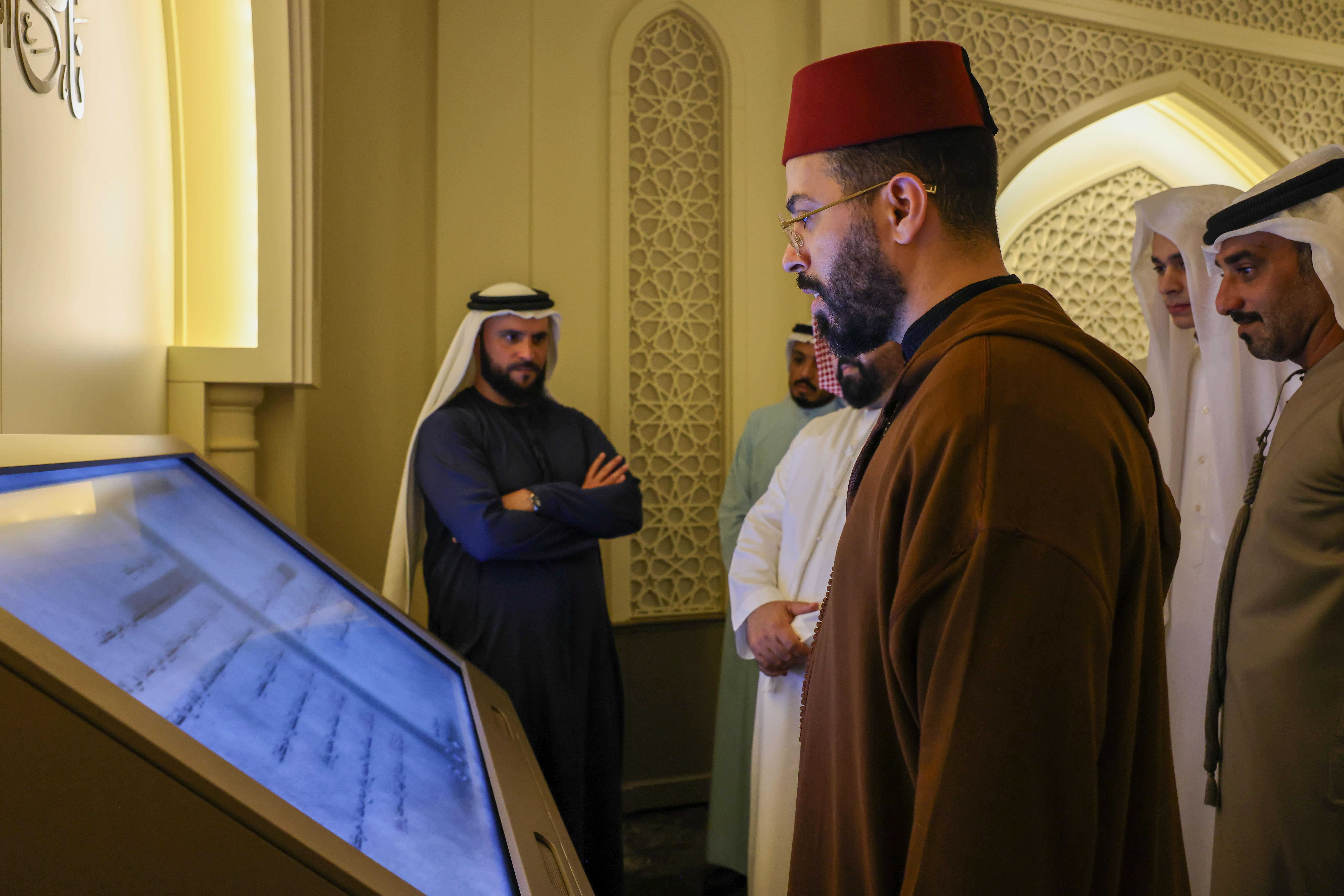 مشاهير قرّاء رمضان عجمان يزورون مجمع القرآن الكريم