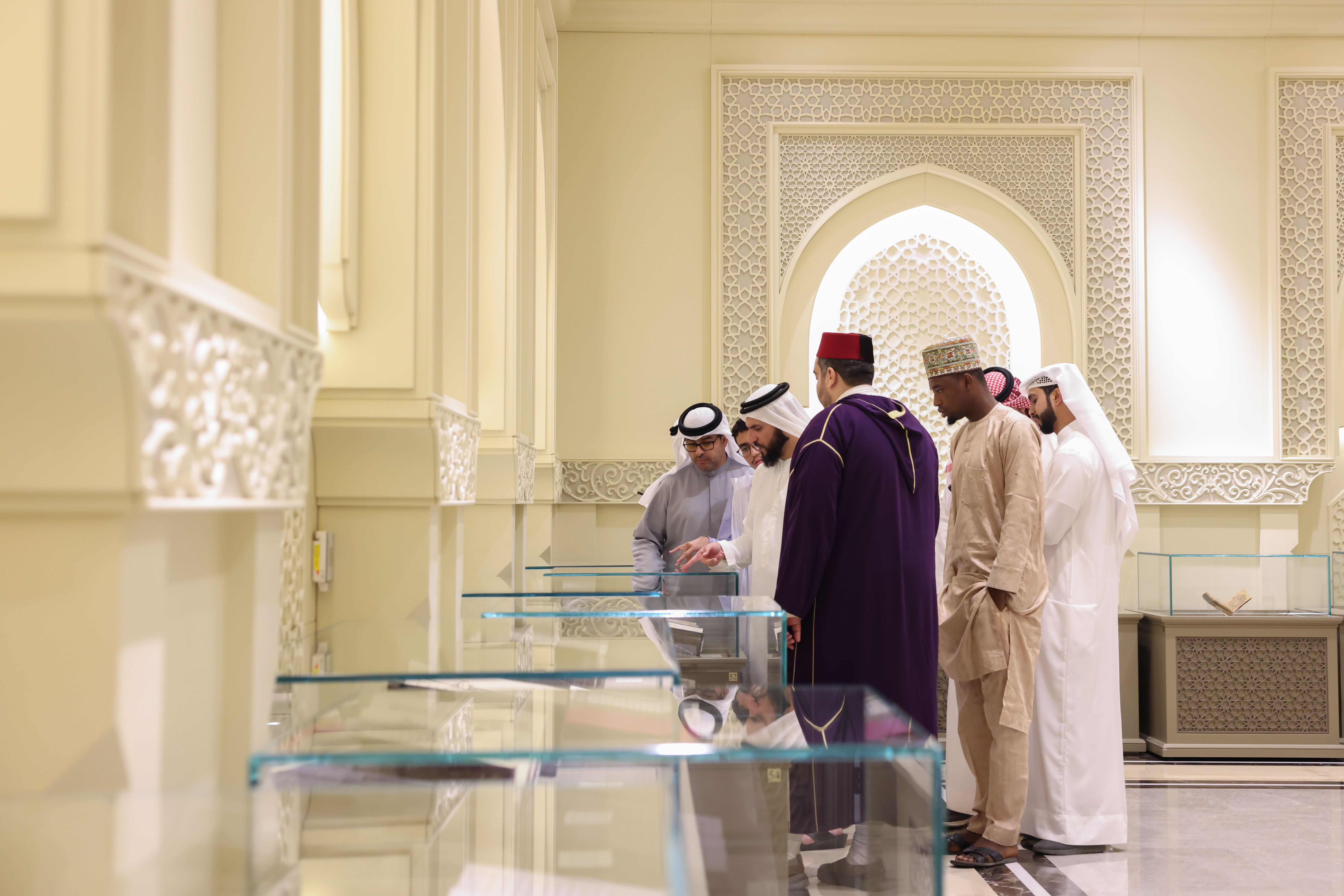 المجمع يستقبل المشاركين بجائزة الإمارات الدولية للقرآن الكريم