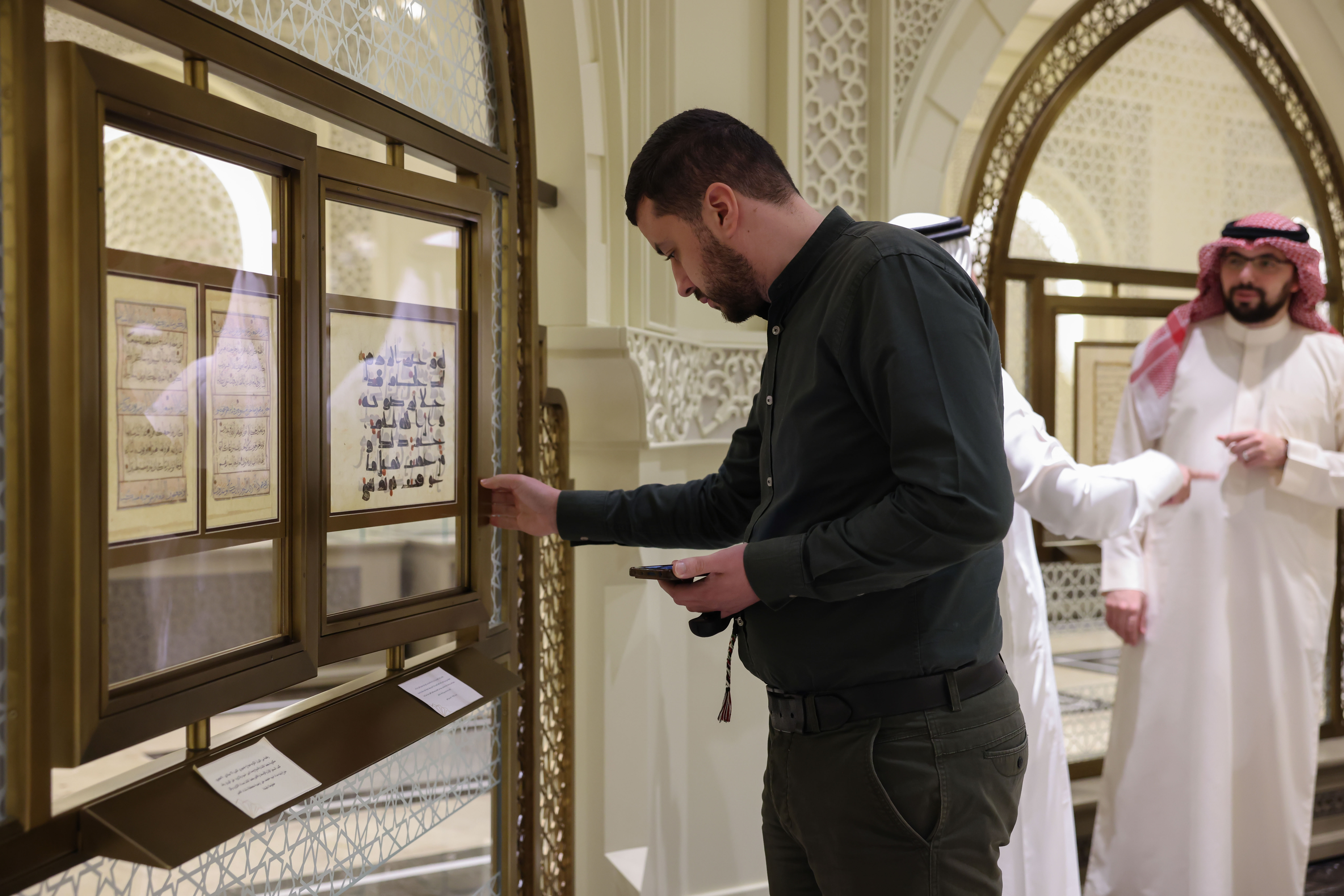 المجمع يستقبل المشاركين بجائزة الإمارات الدولية للقرآن الكريم