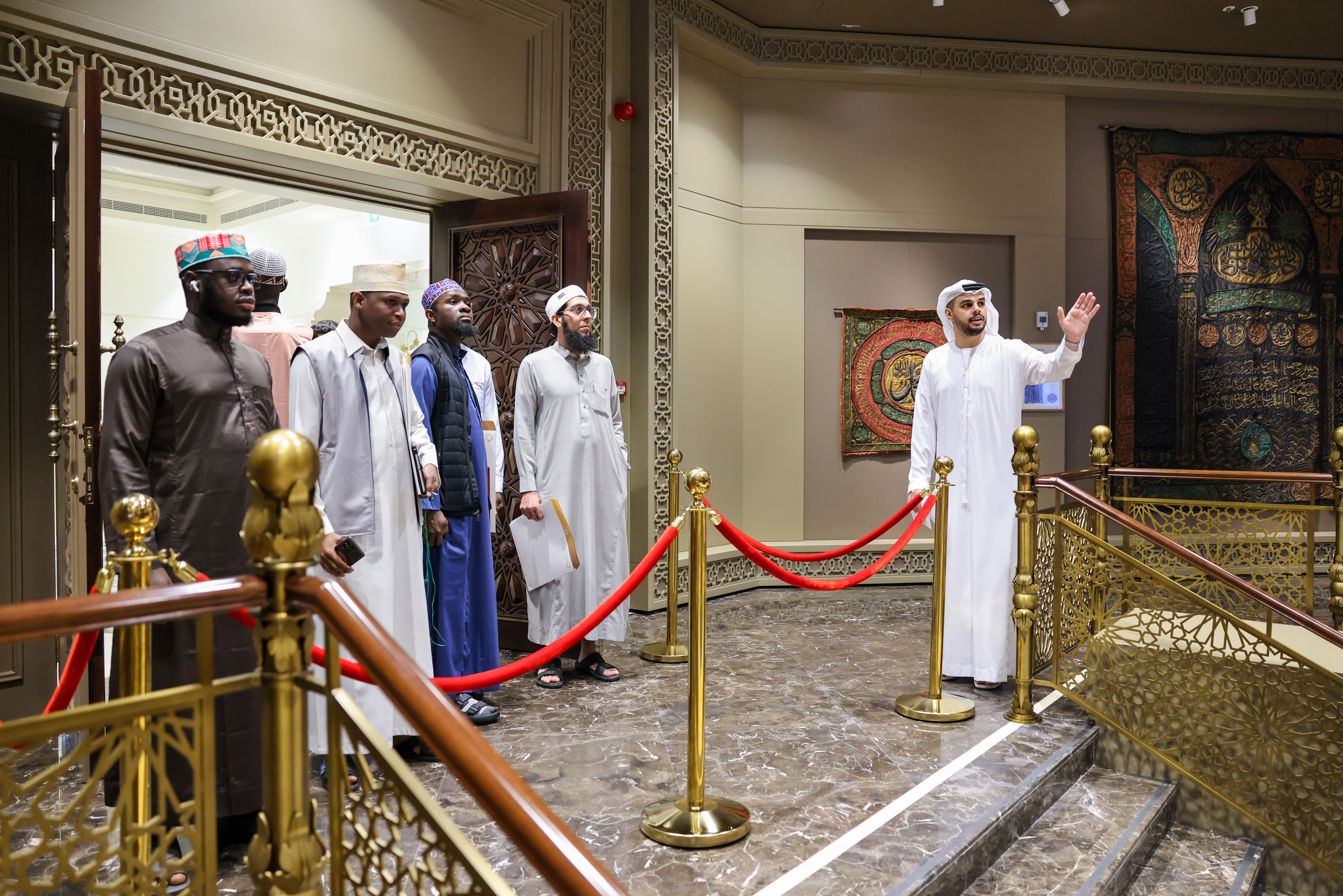 استعداداً لحفل تخريج الدفعة الخامسة "مجمع القرآن" يستقبل الطلبة المُجازين بالقراءات