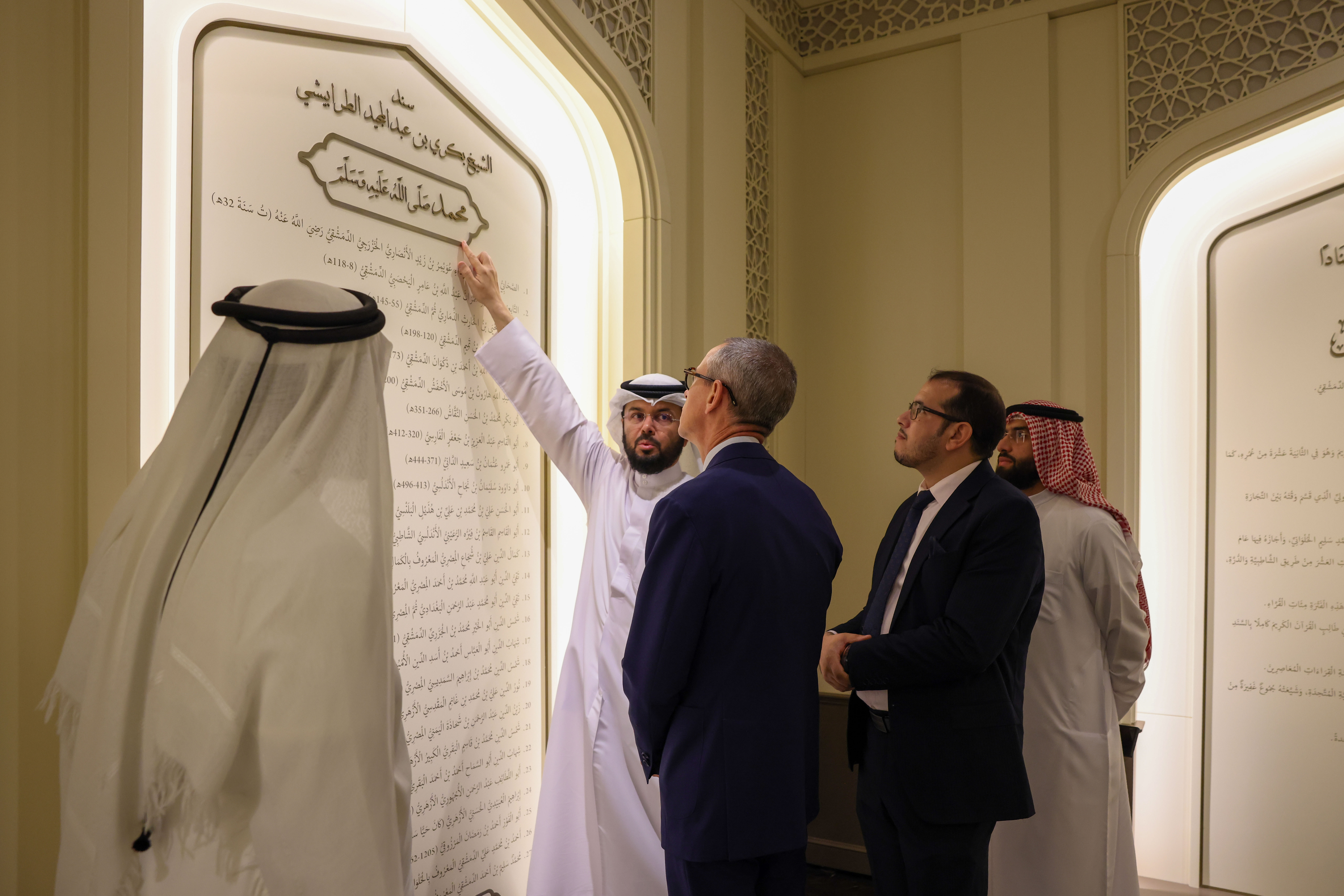 أشاد بجهود حاكم الشارقة القنصل الفرنسي في دبي: مجمع القرآن ينقل الإرث الإسلامي إلى العالم