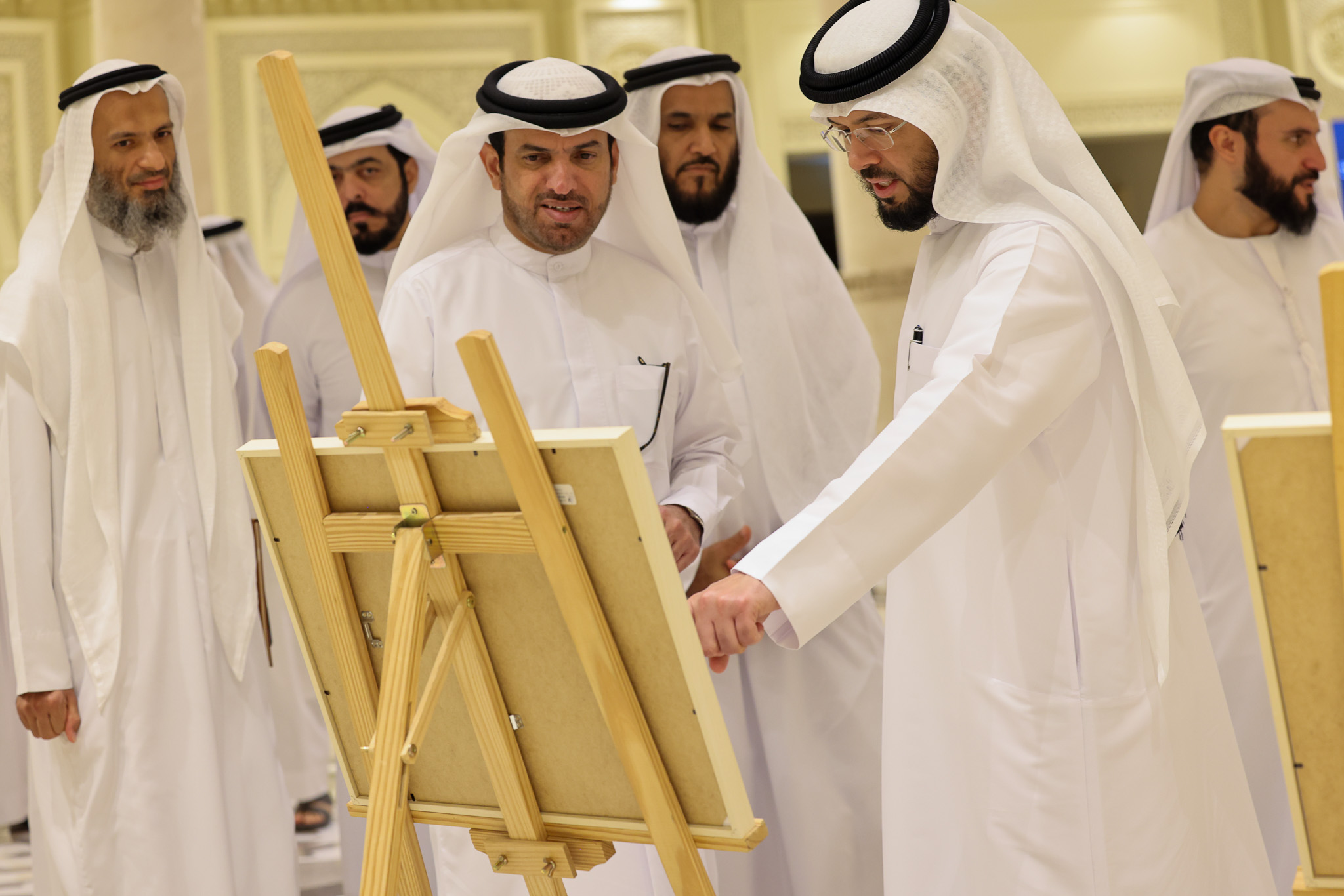 ‎اطلع سعادة أحمد درويش المهيري، مدير عام دائرة الشؤون الإسلامية والعمل الخيري في دبي على دور واستراتيجية مجمع القرآن الكريم العلمية والبحثية