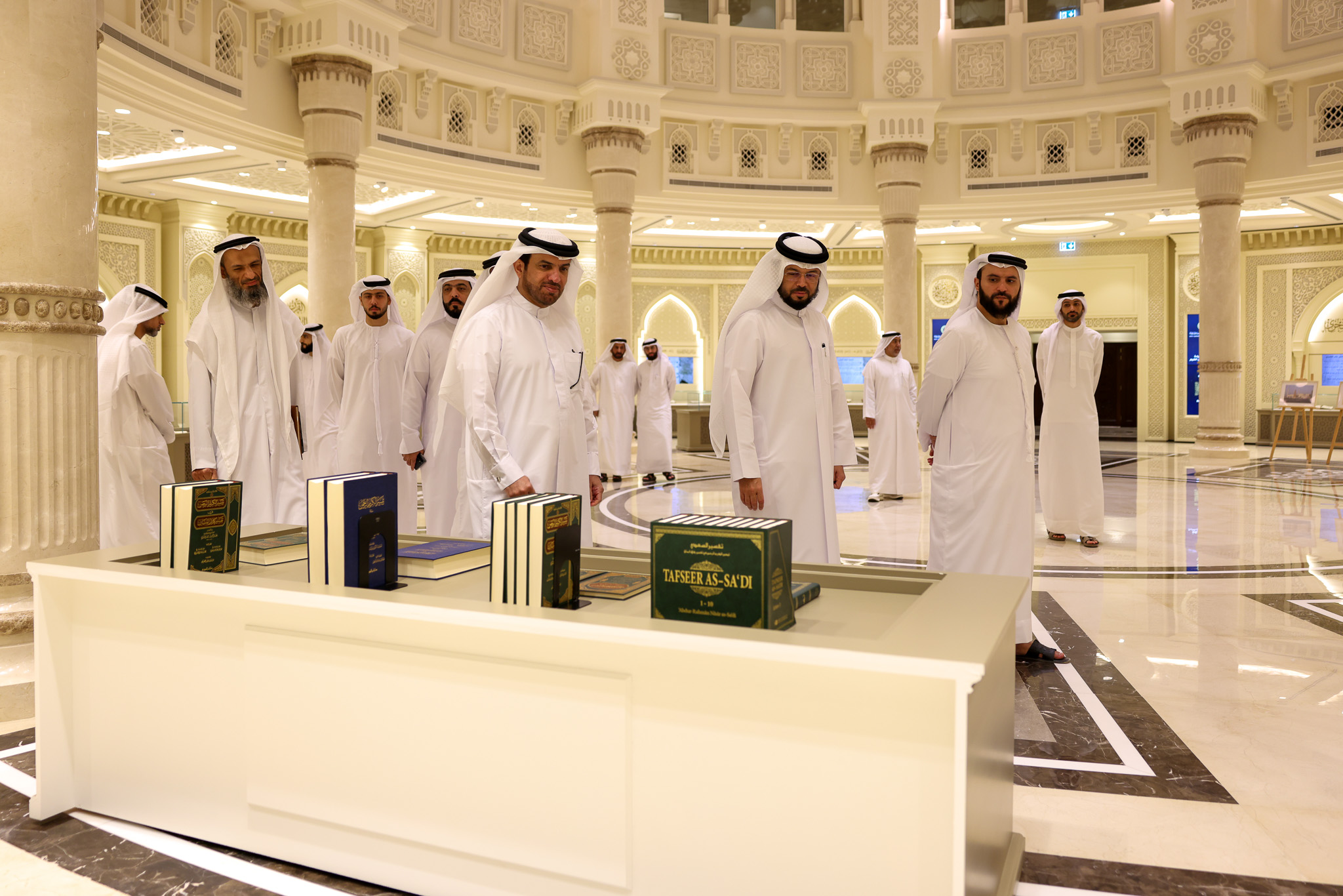 ‎اطلع سعادة أحمد درويش المهيري، مدير عام دائرة الشؤون الإسلامية والعمل الخيري في دبي على دور واستراتيجية مجمع القرآن الكريم العلمية والبحثية