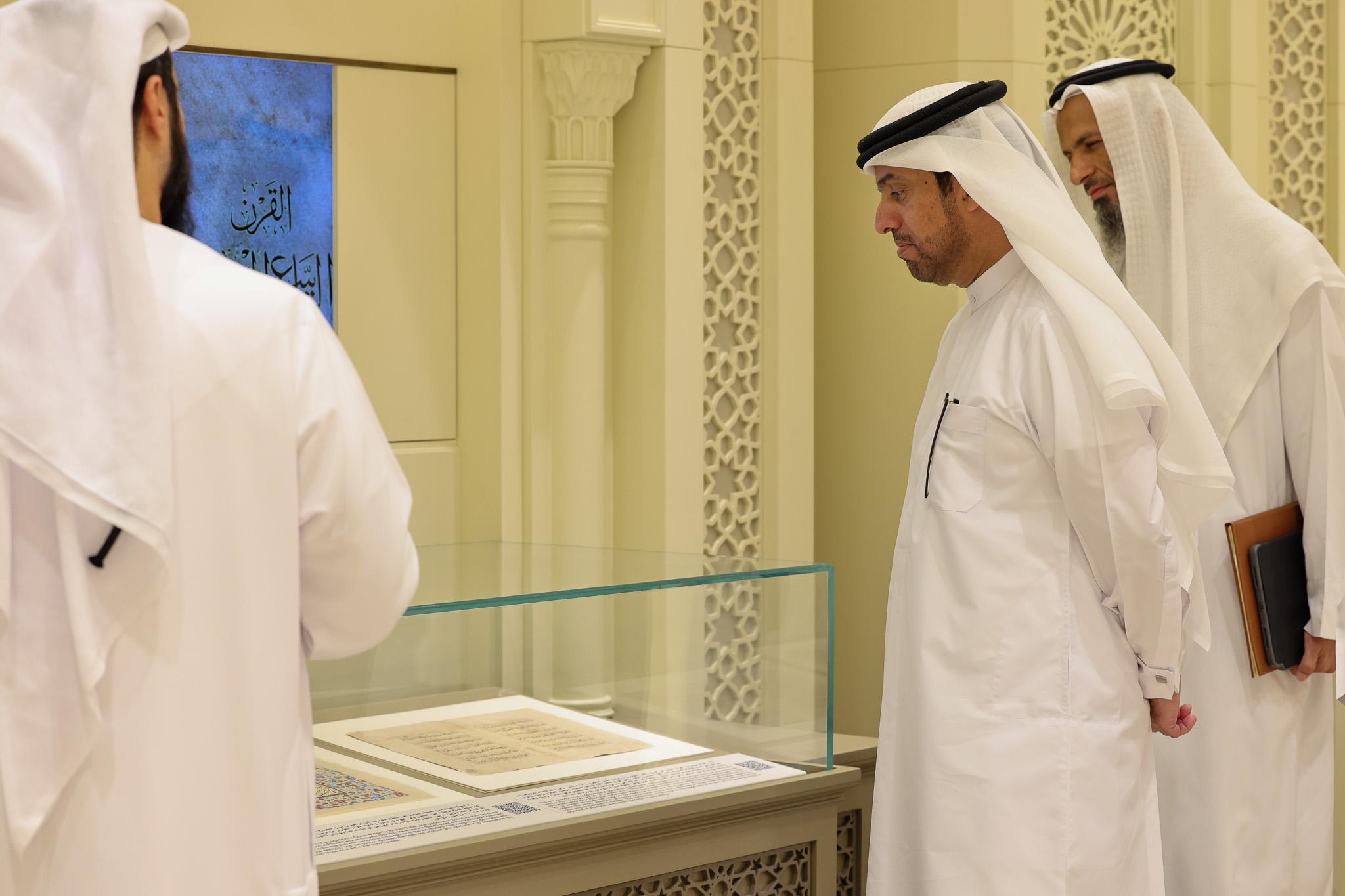 ‎اطلع سعادة أحمد درويش المهيري، مدير عام دائرة الشؤون الإسلامية والعمل الخيري في دبي على دور واستراتيجية مجمع القرآن الكريم العلمية والبحثية