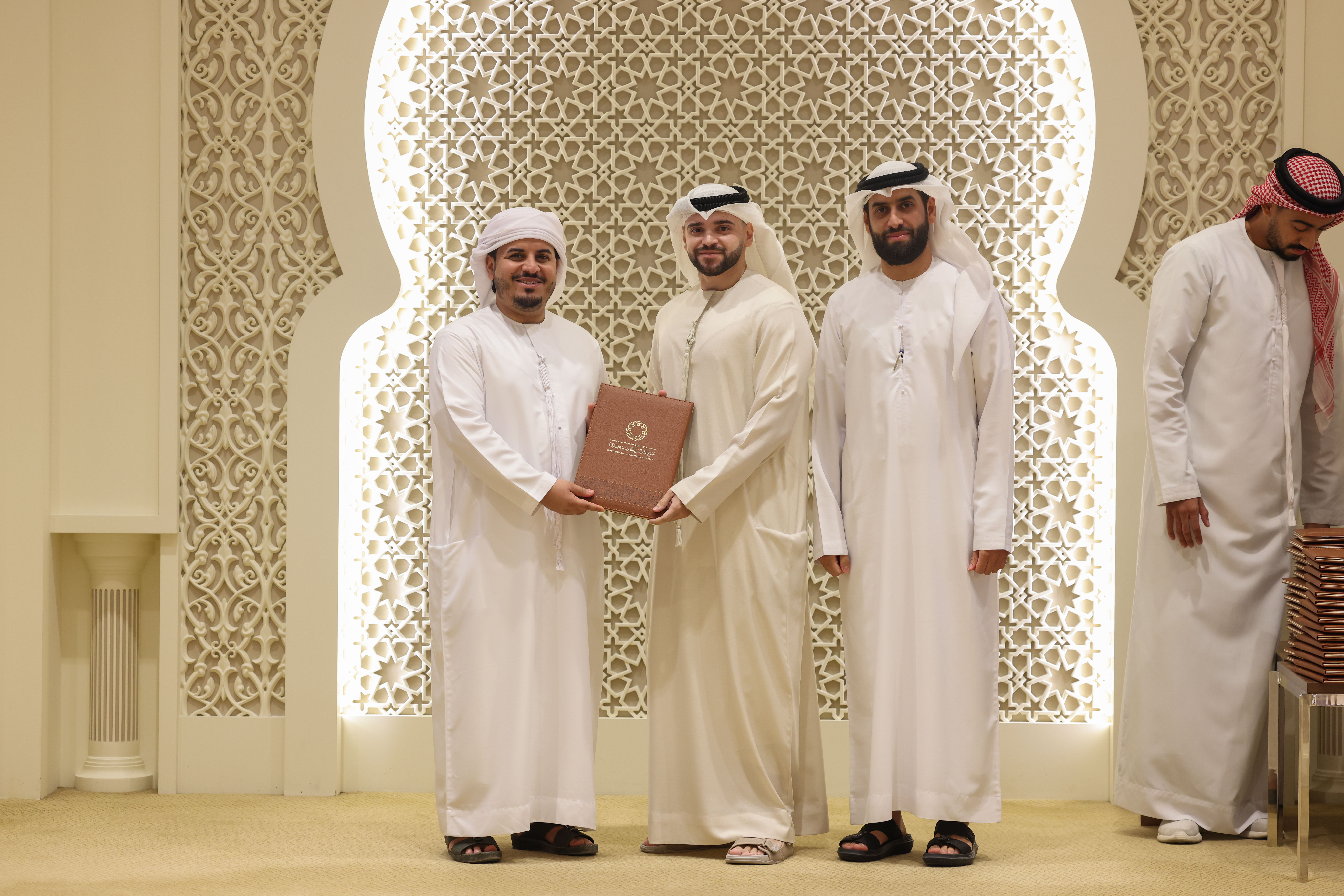 اختتم مجمع القرآن الكريم في الشارقة فعاليات برنامجه الصيفي الثالث الذي أُقيم خلال الفترة من 7 إلى 31 يوليو 2025، تحت شعار نحو ثقافة قرآنية أصيلة