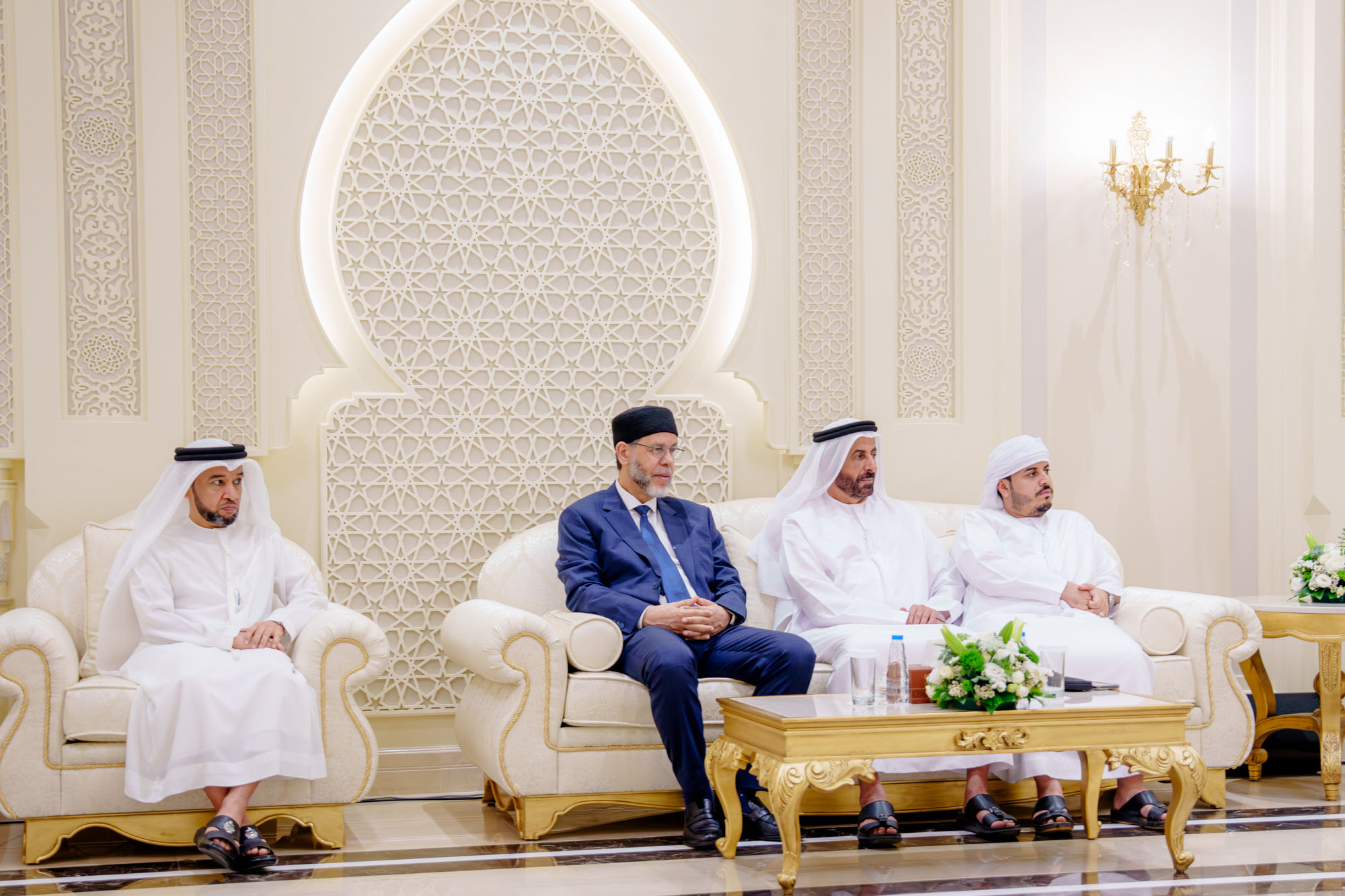 حاكم الشارقة يطلق المصحف المرتل للقارئ رعد الكردي