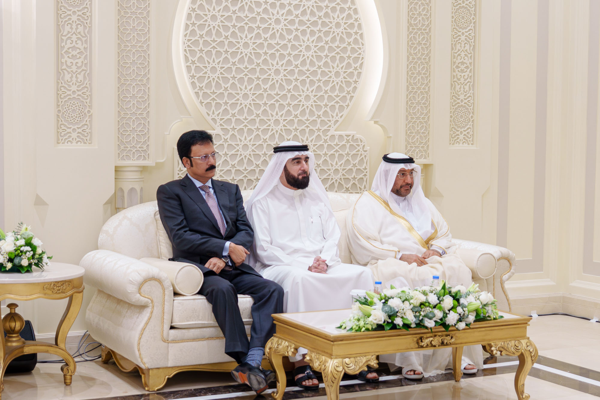 حاكم الشارقة يستقبل وفد مصرف الإمارات الإسلامي