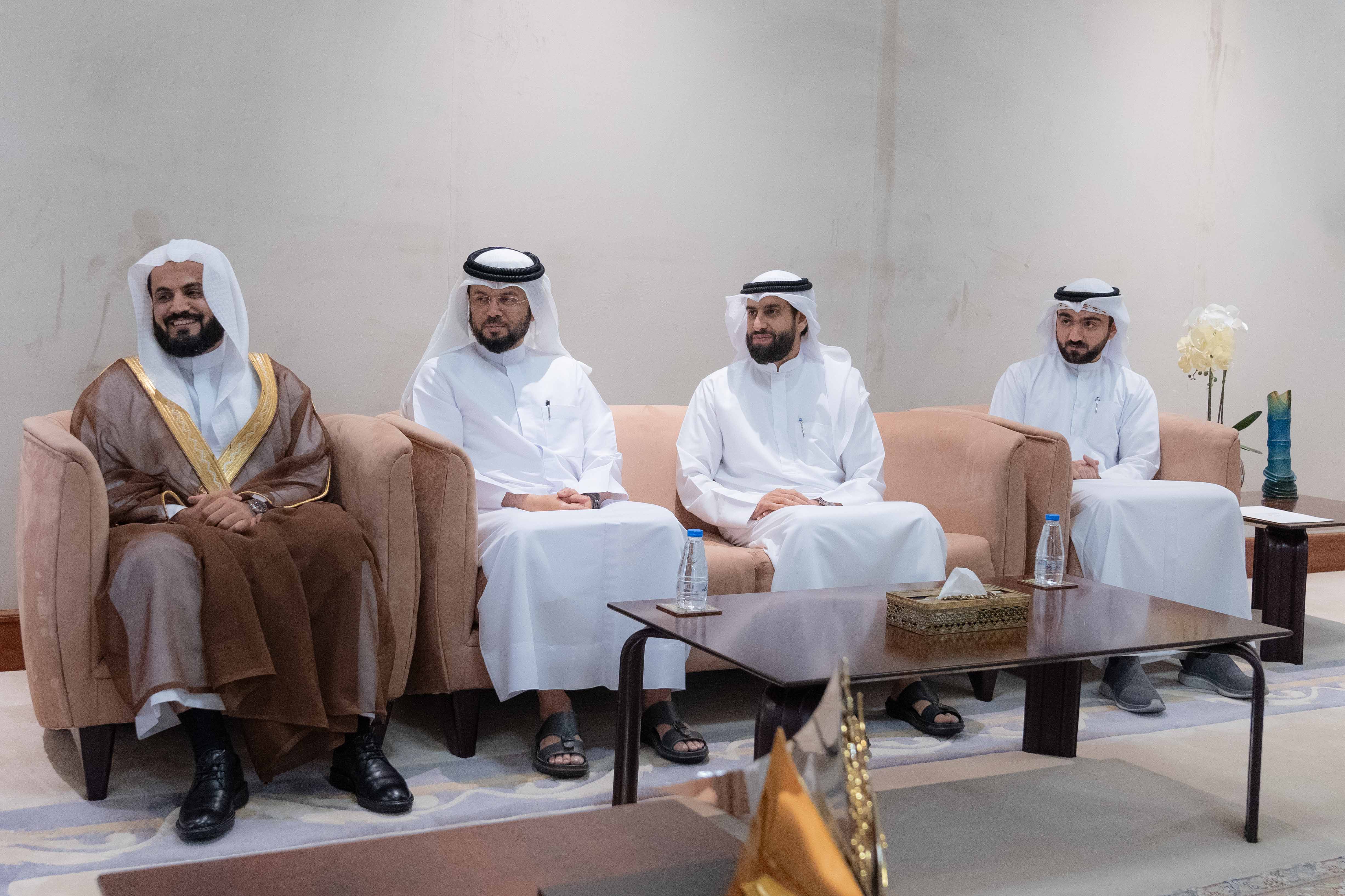 ولي عهد الشارقة يستقبل القارئ رعد الكردي