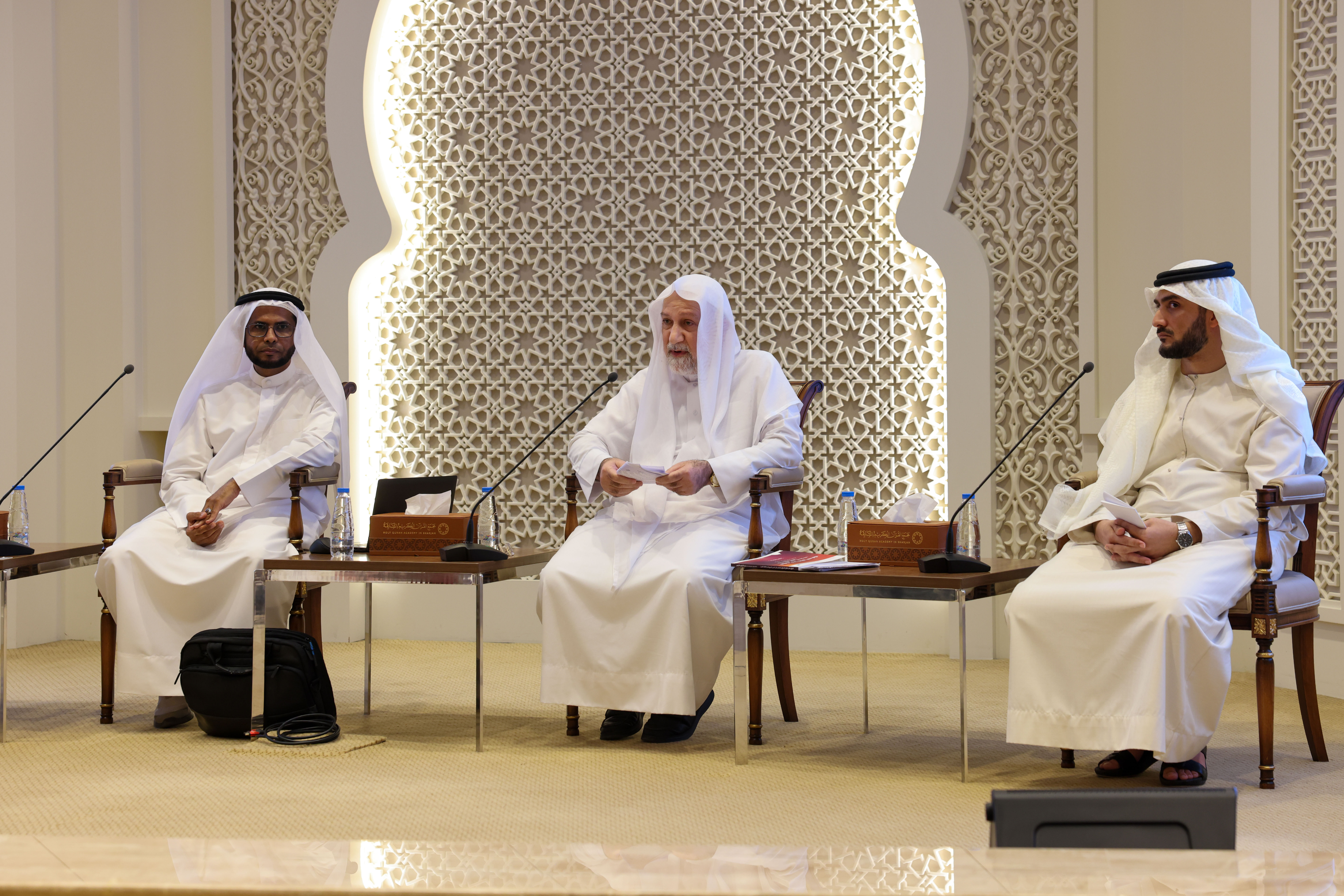 المجمع يوصي بتحديث منهجيات التوثيق العلمي في عصر الذكاء الاصطناعي