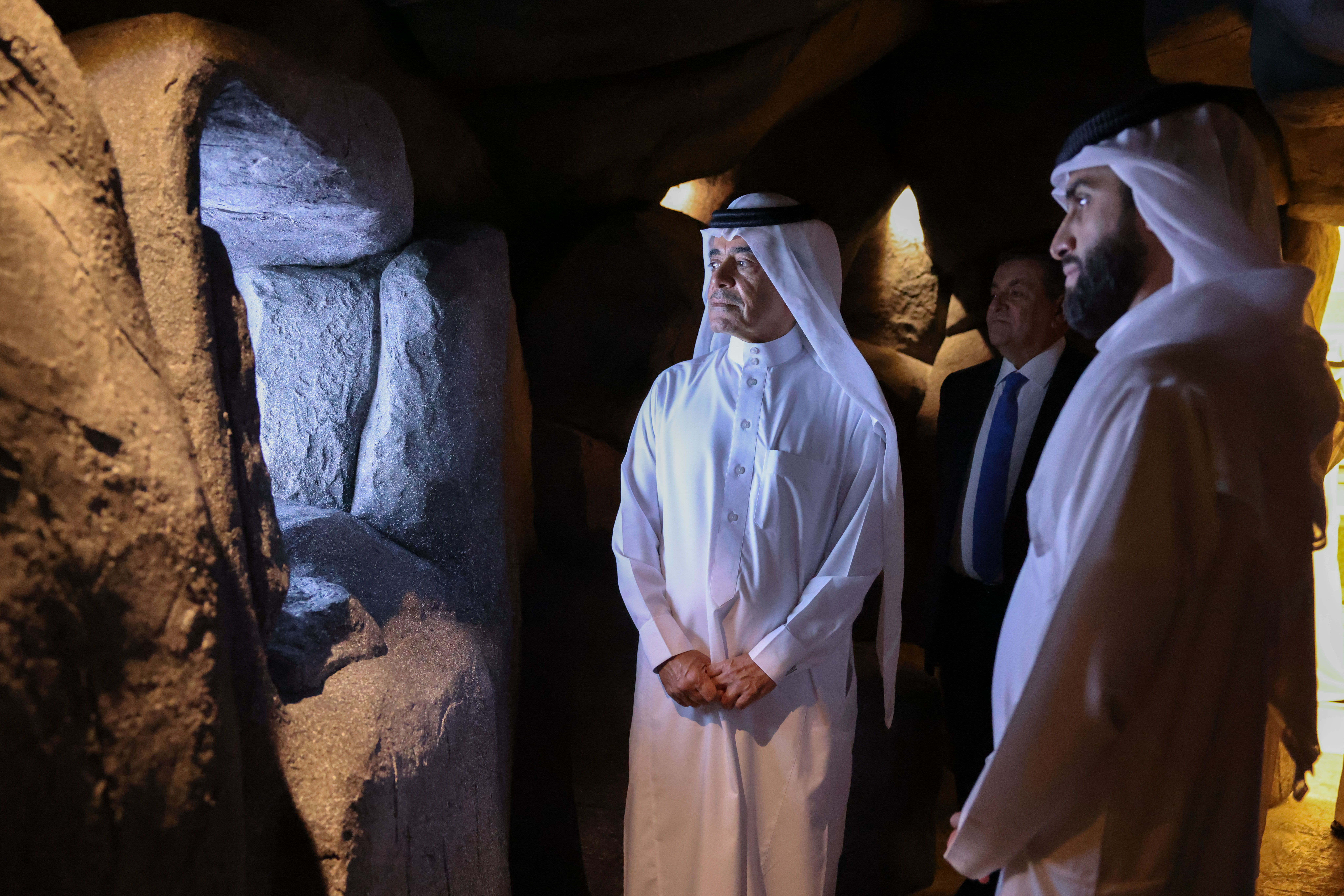بحث مجمع القرآن الكريم في الشارقة ومنظمة العالم الإسلامي للتربية والعلوم والثقافة "الإيسيسكو" فرص التعاون