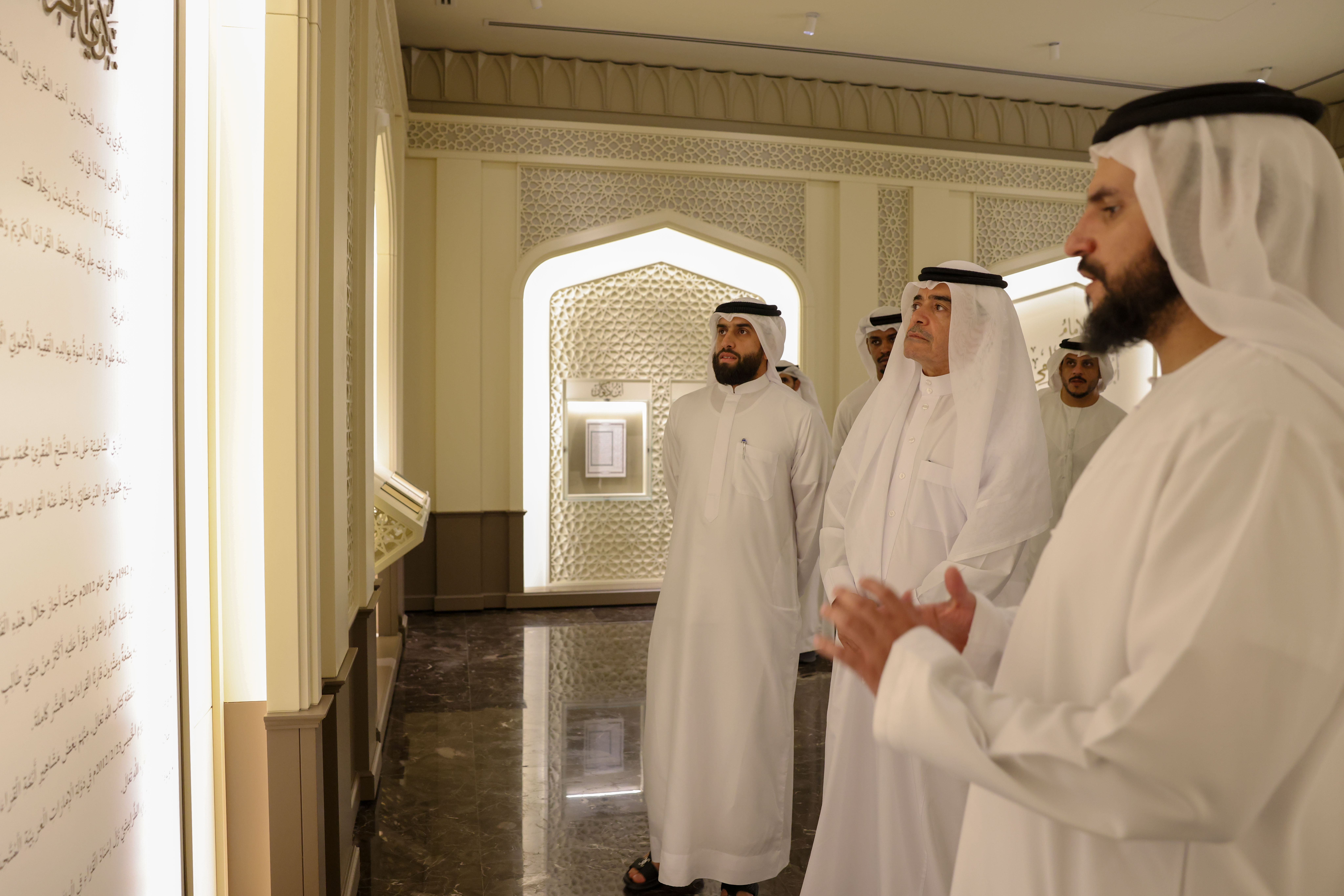 بحث مجمع القرآن الكريم في الشارقة ومنظمة العالم الإسلامي للتربية والعلوم والثقافة "الإيسيسكو" فرص التعاون