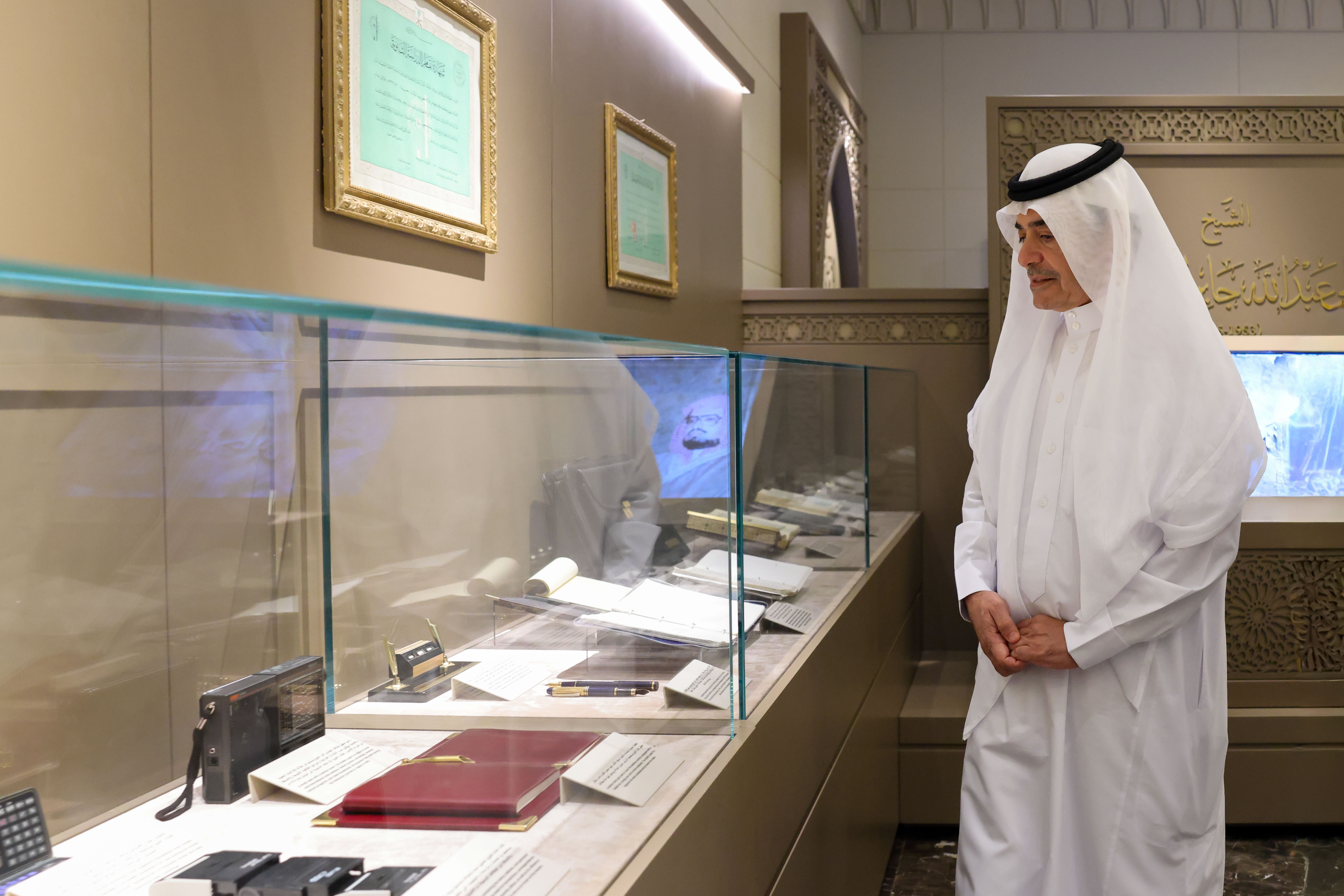 بحث مجمع القرآن الكريم في الشارقة ومنظمة العالم الإسلامي للتربية والعلوم والثقافة "الإيسيسكو" فرص التعاون