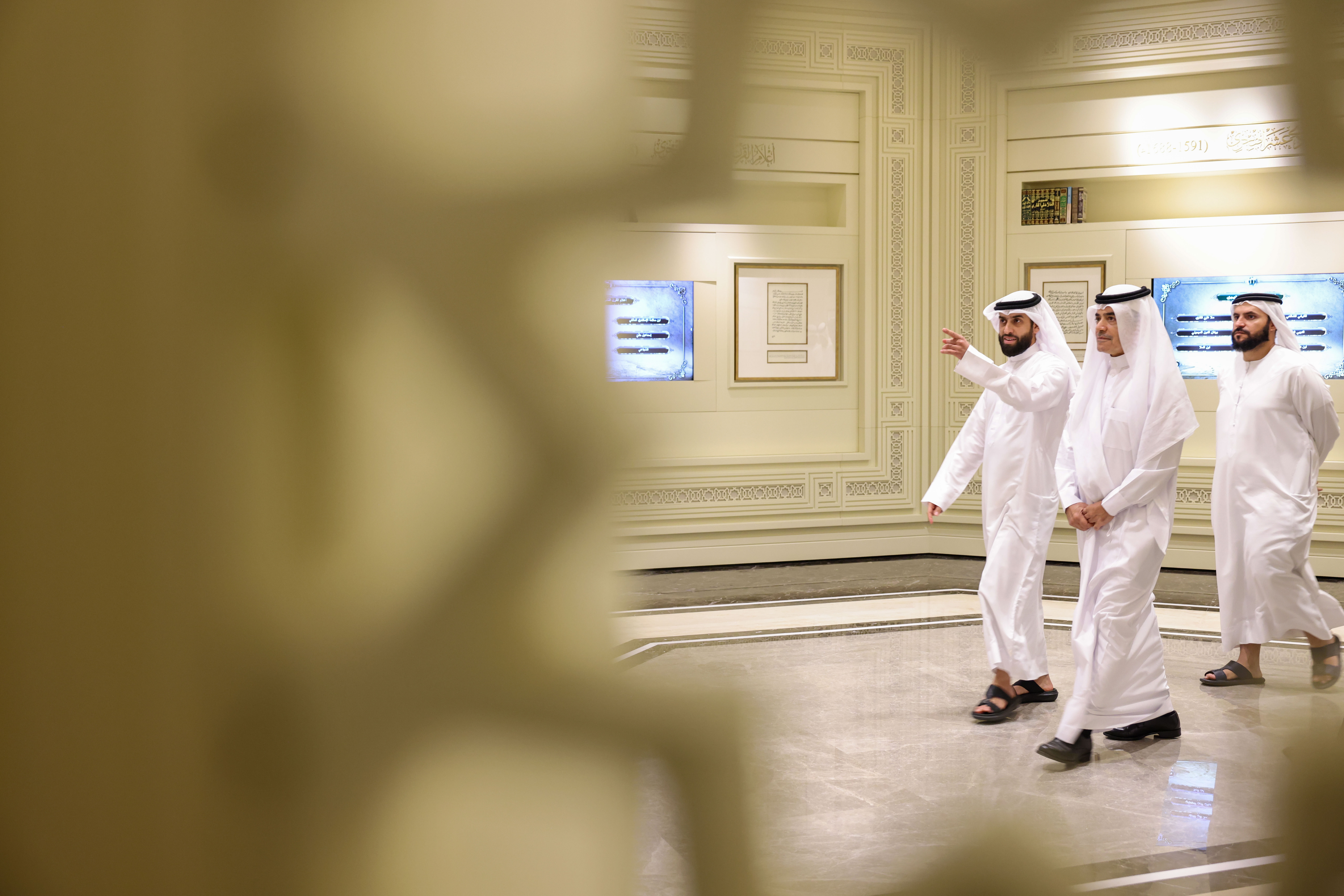 بحث مجمع القرآن الكريم في الشارقة ومنظمة العالم الإسلامي للتربية والعلوم والثقافة "الإيسيسكو" فرص التعاون