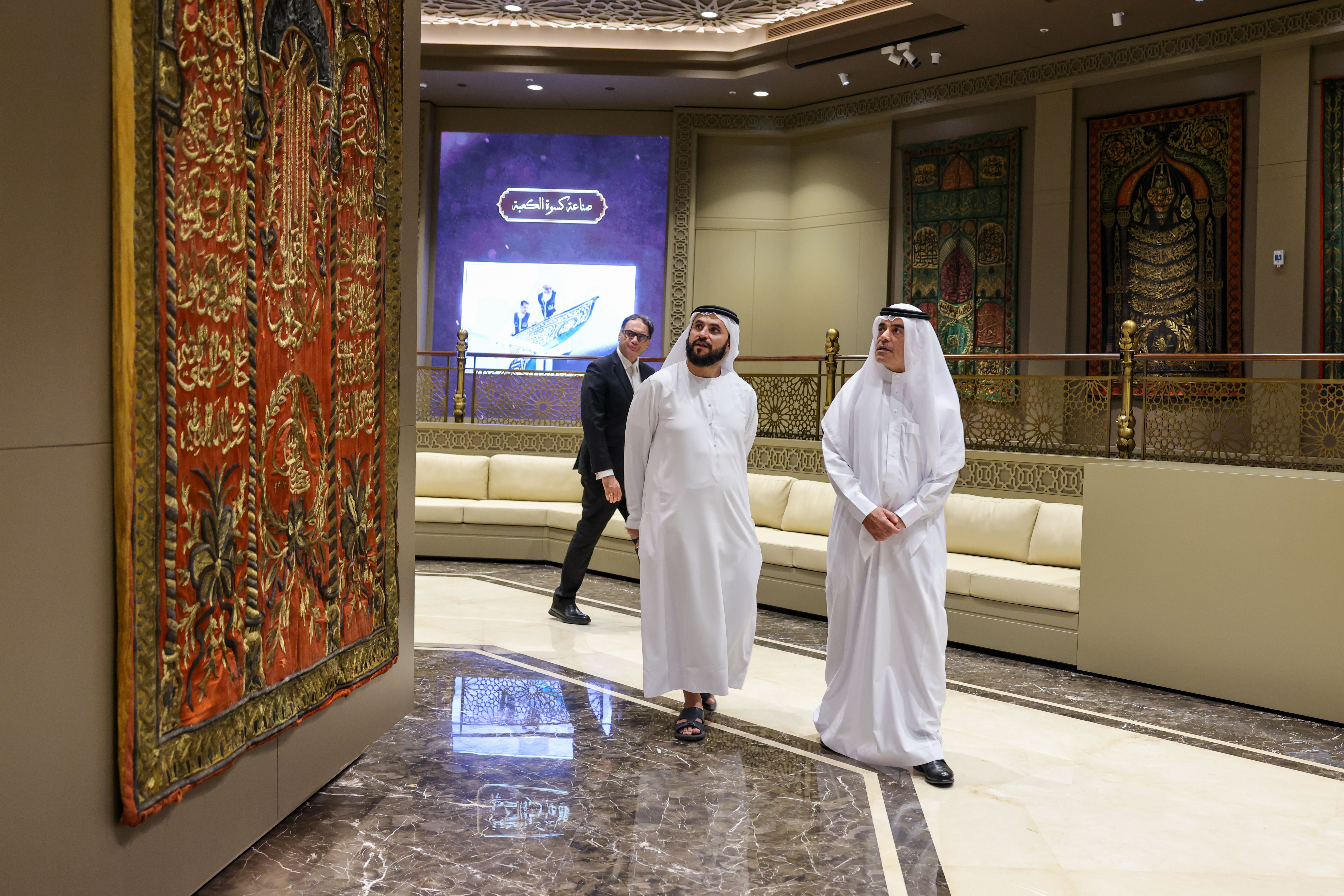 بحث مجمع القرآن الكريم في الشارقة ومنظمة العالم الإسلامي للتربية والعلوم والثقافة "الإيسيسكو" فرص التعاون
