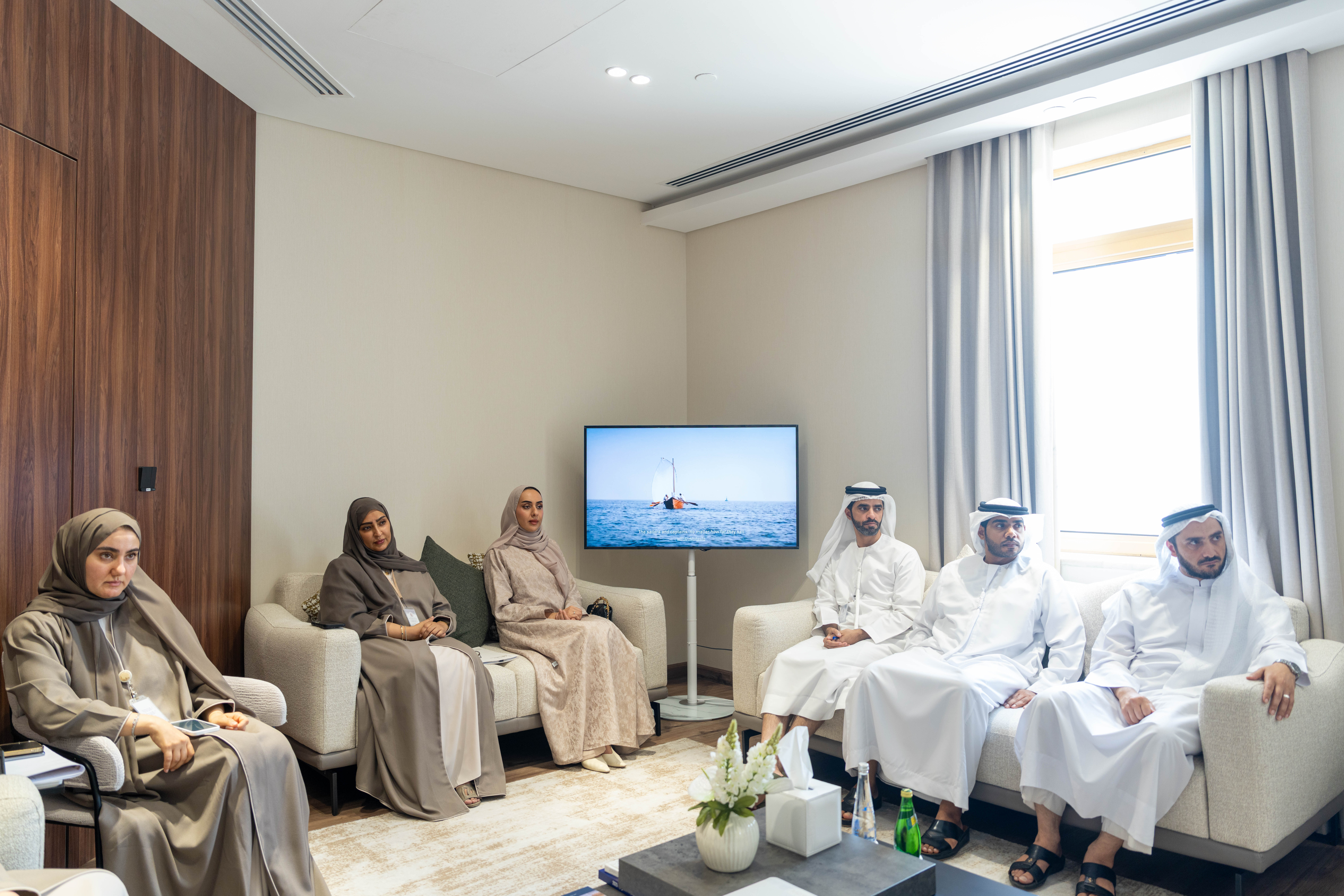 بحث مجمع القرآن الكريم بالشارقة تعزيز التعاون وتبادل الخبرات مع مركز جامع الشيخ زايد الكبير،