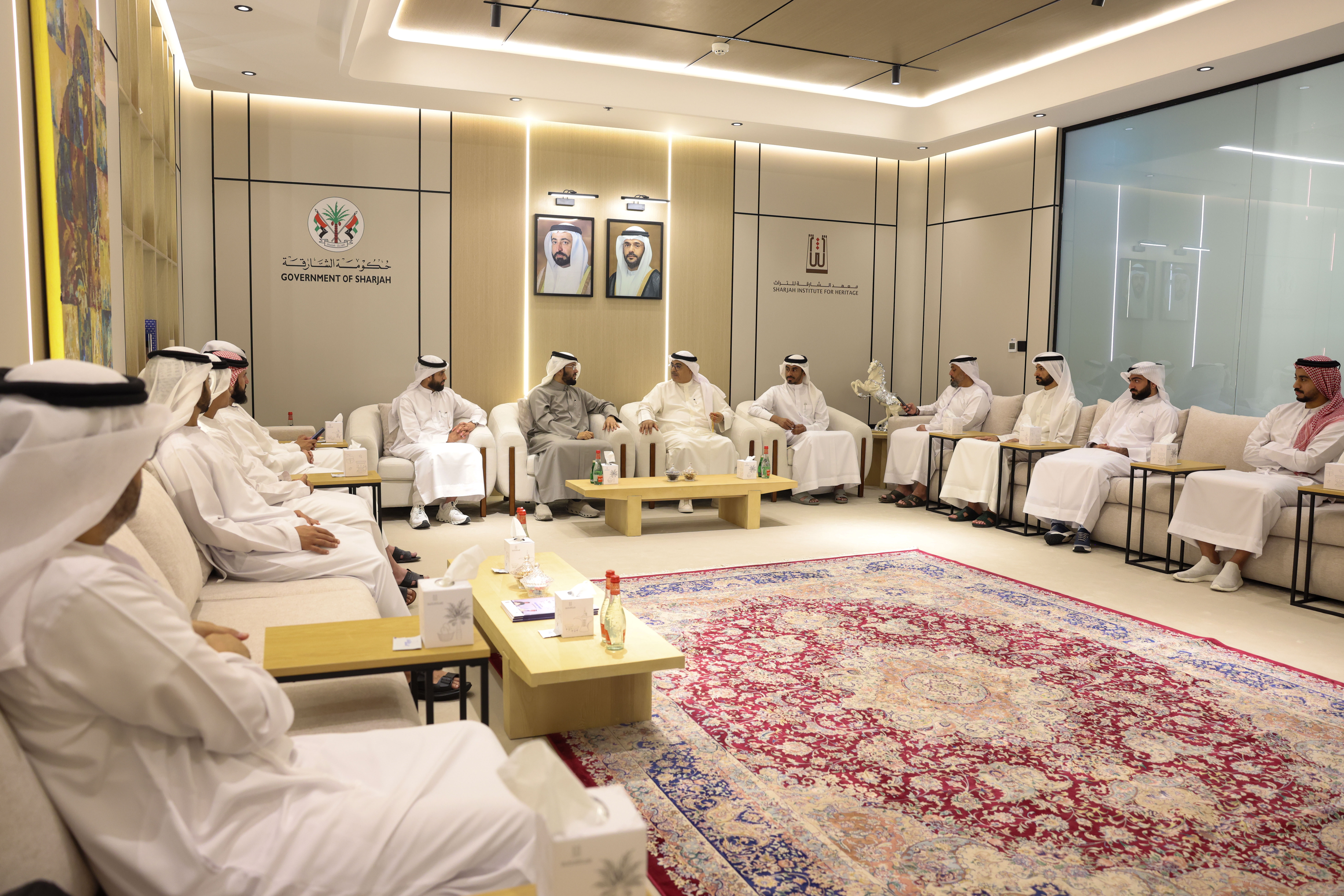 شراكة استراتيجية بين المجمع ومعهد الشارقة للتراث لترميم المخطوطات وحفظها