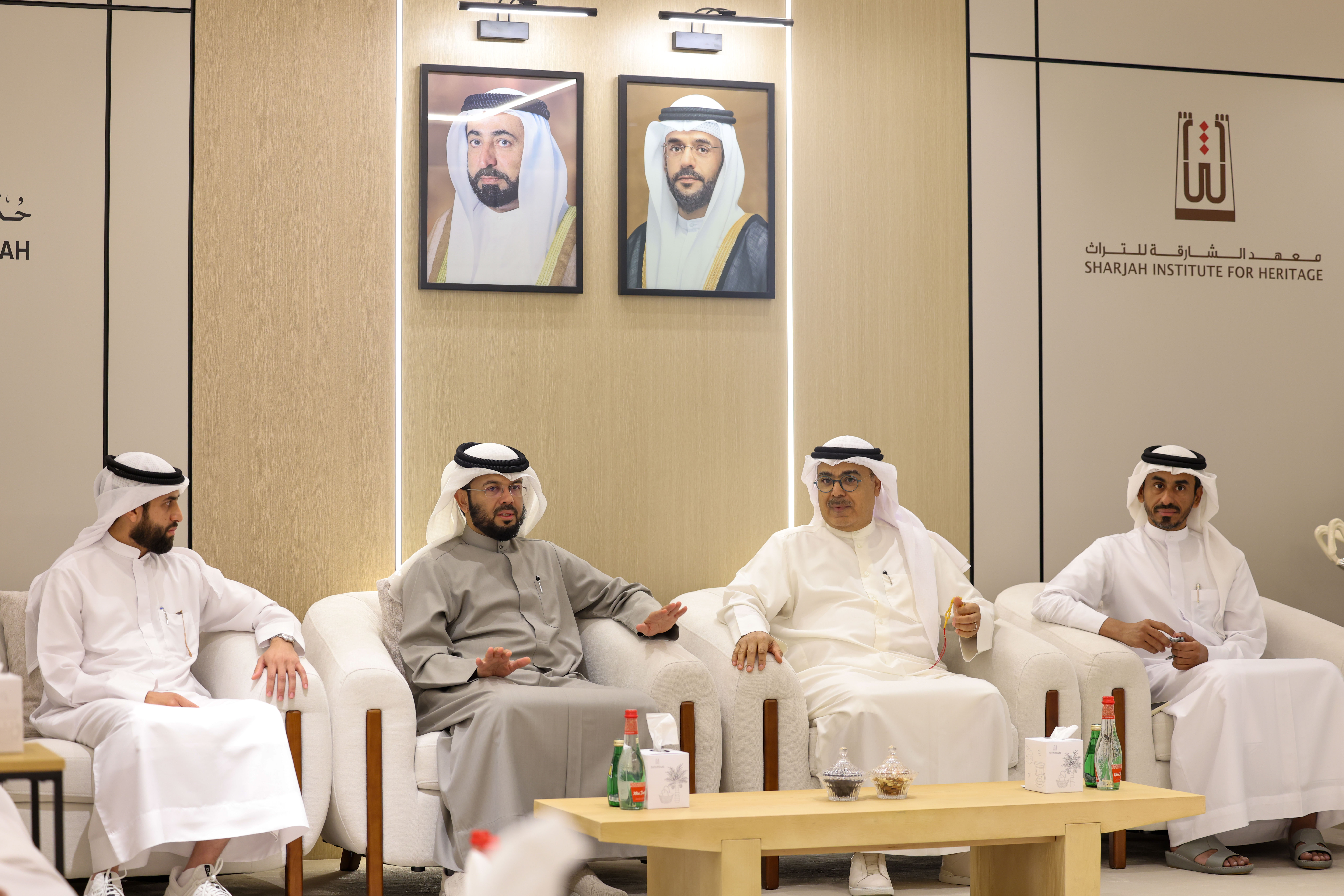 شراكة استراتيجية بين المجمع ومعهد الشارقة للتراث لترميم المخطوطات وحفظها