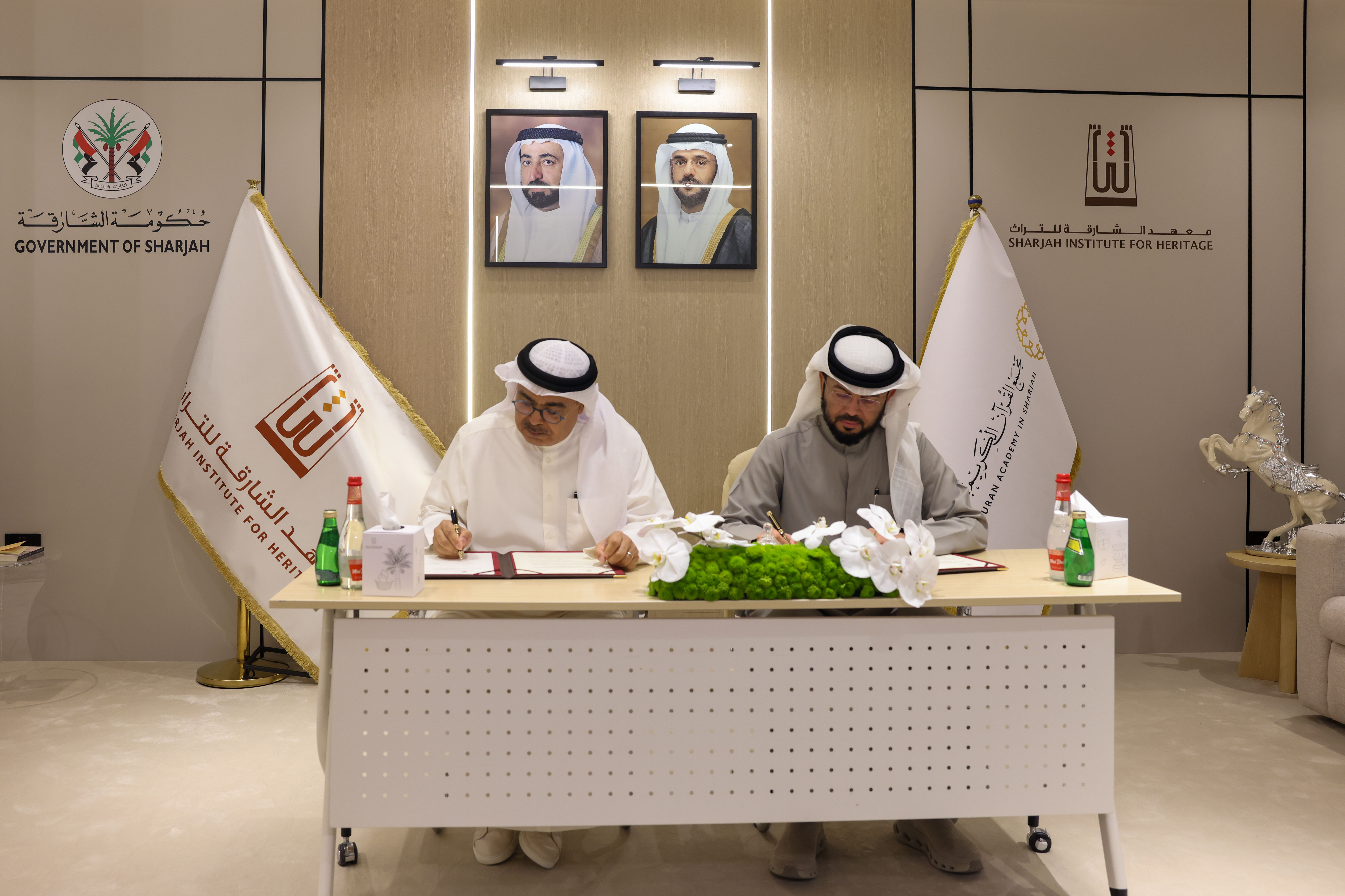 شراكة استراتيجية بين المجمع ومعهد الشارقة للتراث لترميم المخطوطات وحفظها