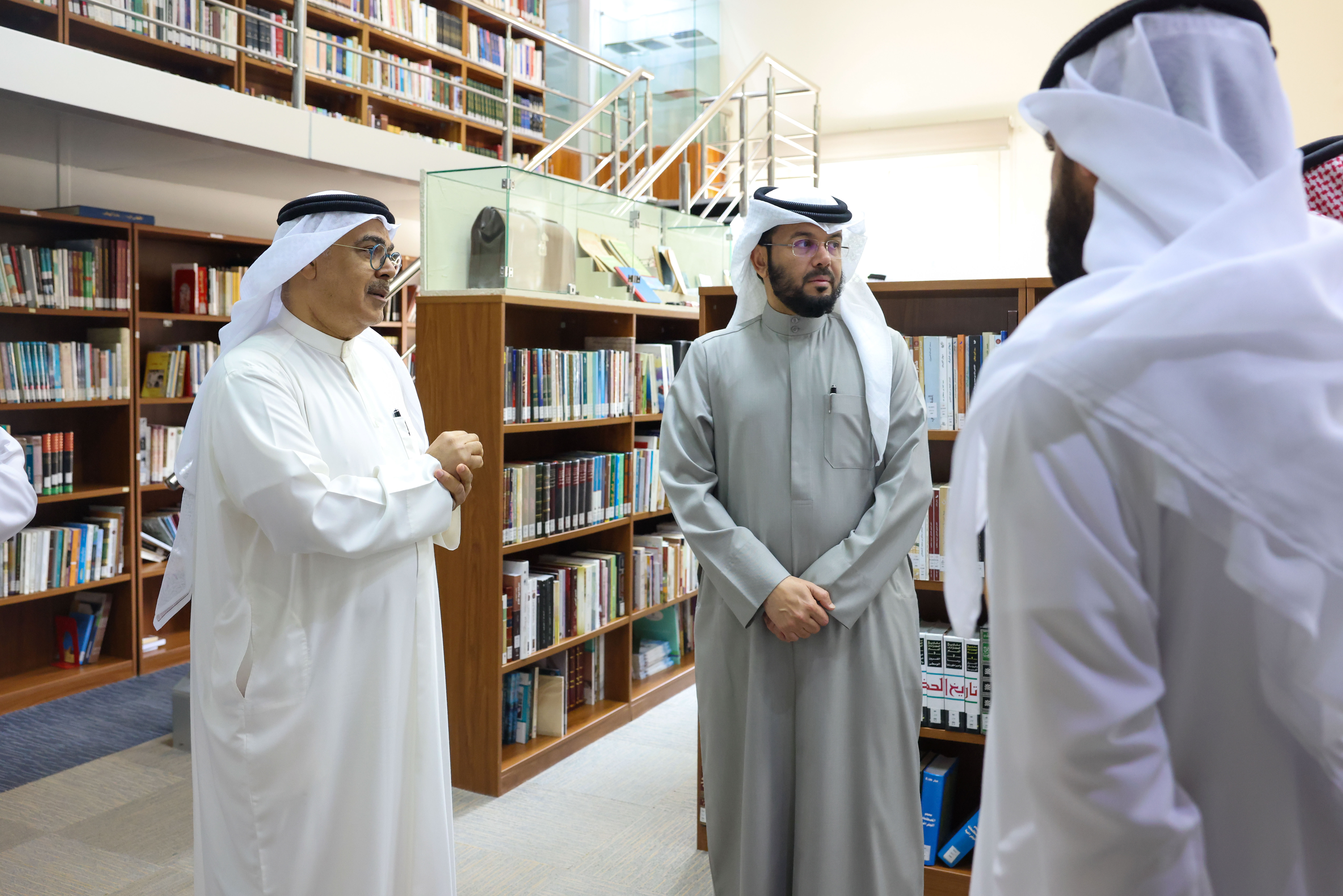 شراكة استراتيجية بين المجمع ومعهد الشارقة للتراث لترميم المخطوطات وحفظها