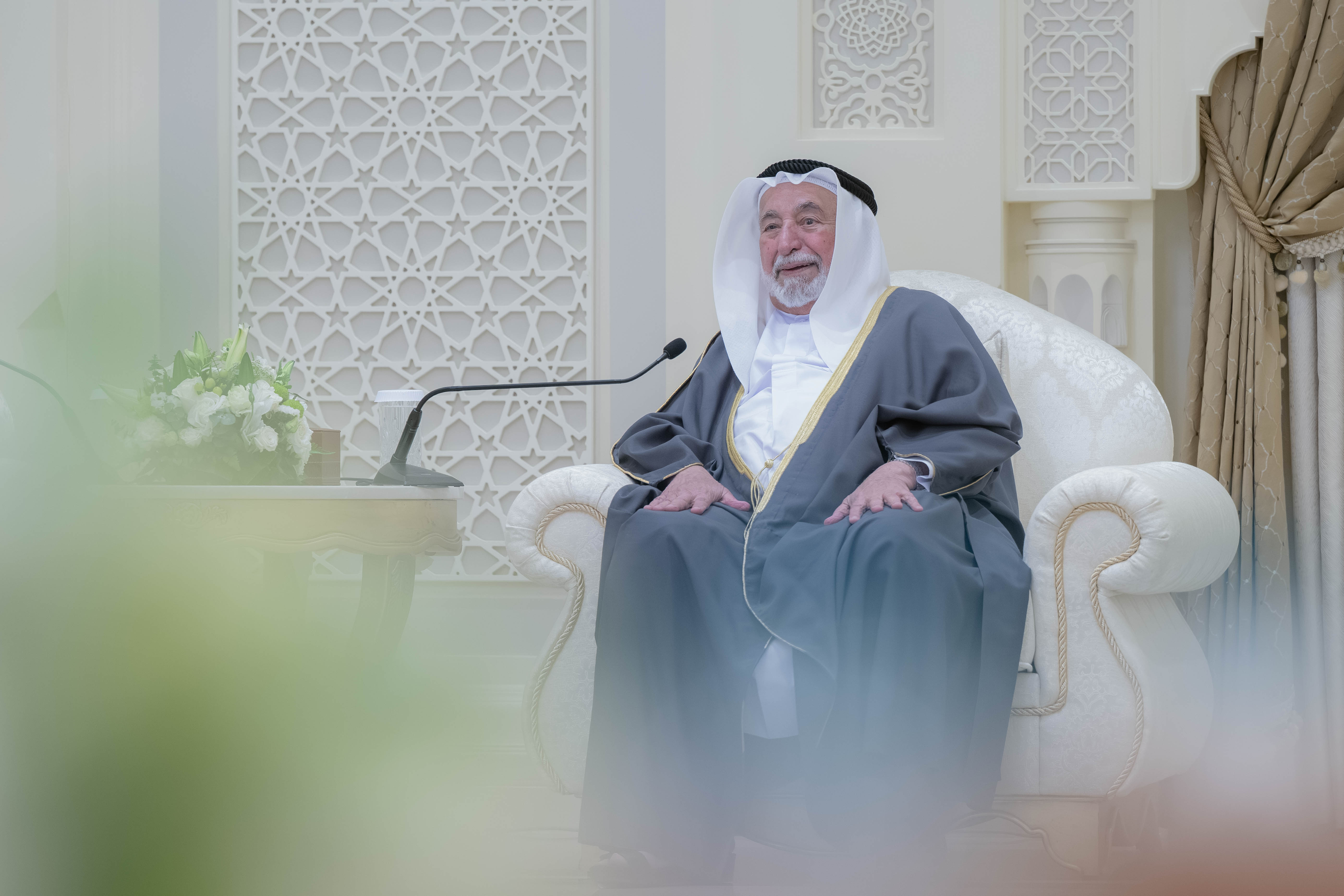 حاكم الشارقة يستقبل أبناء القارئ عبدالباسط عبدالصمد ويطلق التطبيق الإلكتروني "المعين"