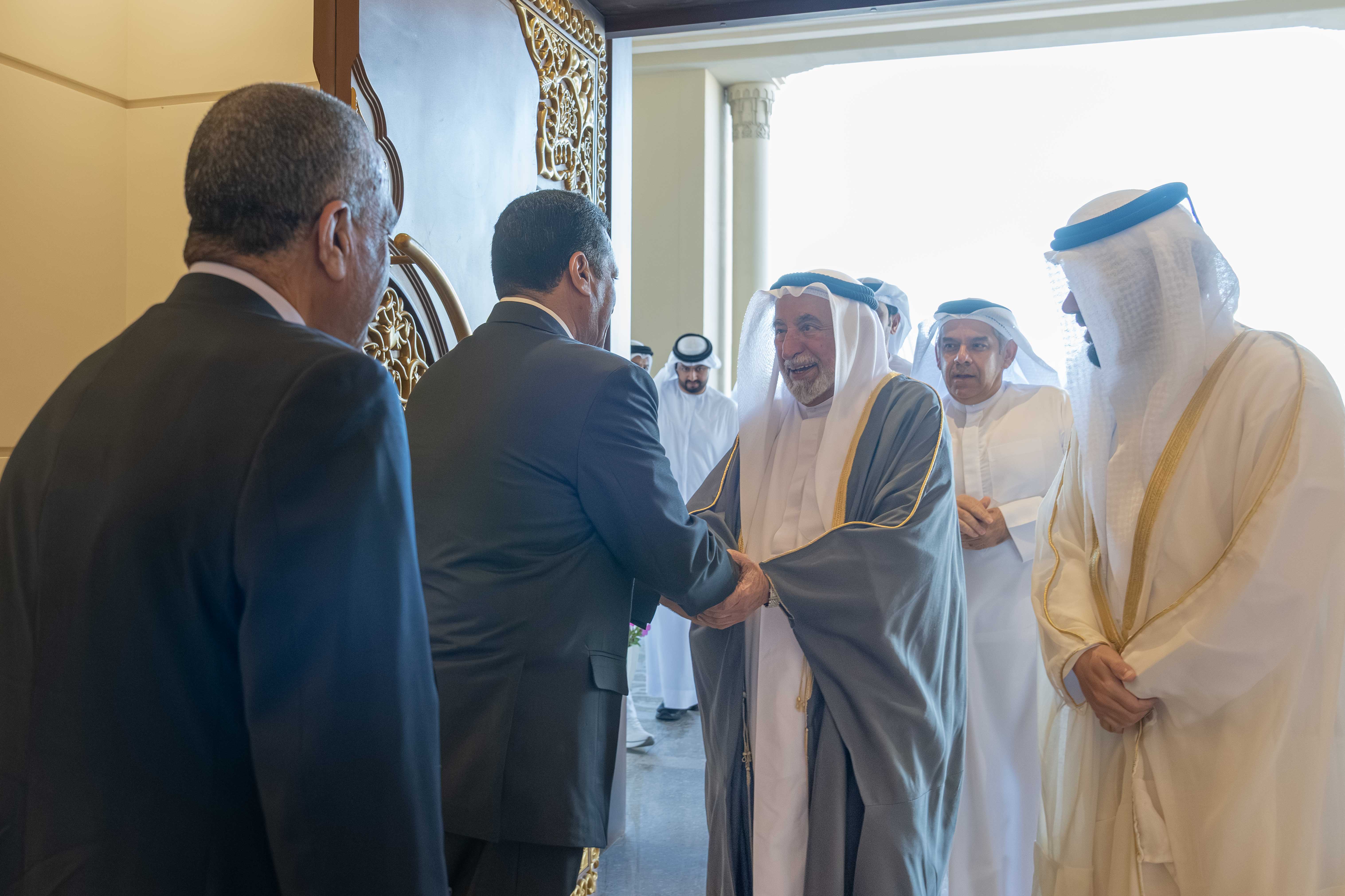 حاكم الشارقة يستقبل أبناء القارئ عبدالباسط عبدالصمد ويطلق التطبيق الإلكتروني "المعين"