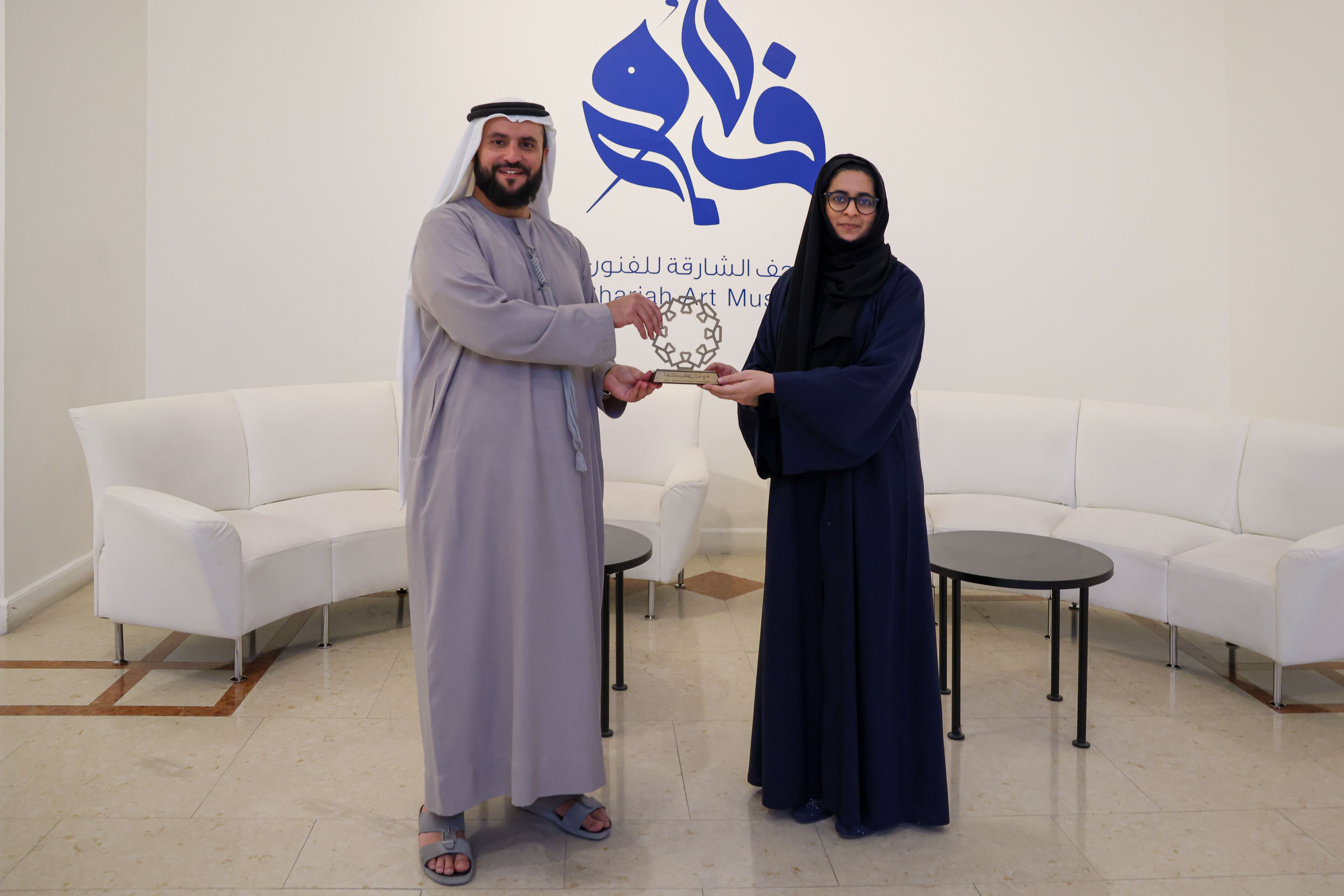 وفد من المجمع يطلع على تجربة مهرجان الفنون الإسلامية