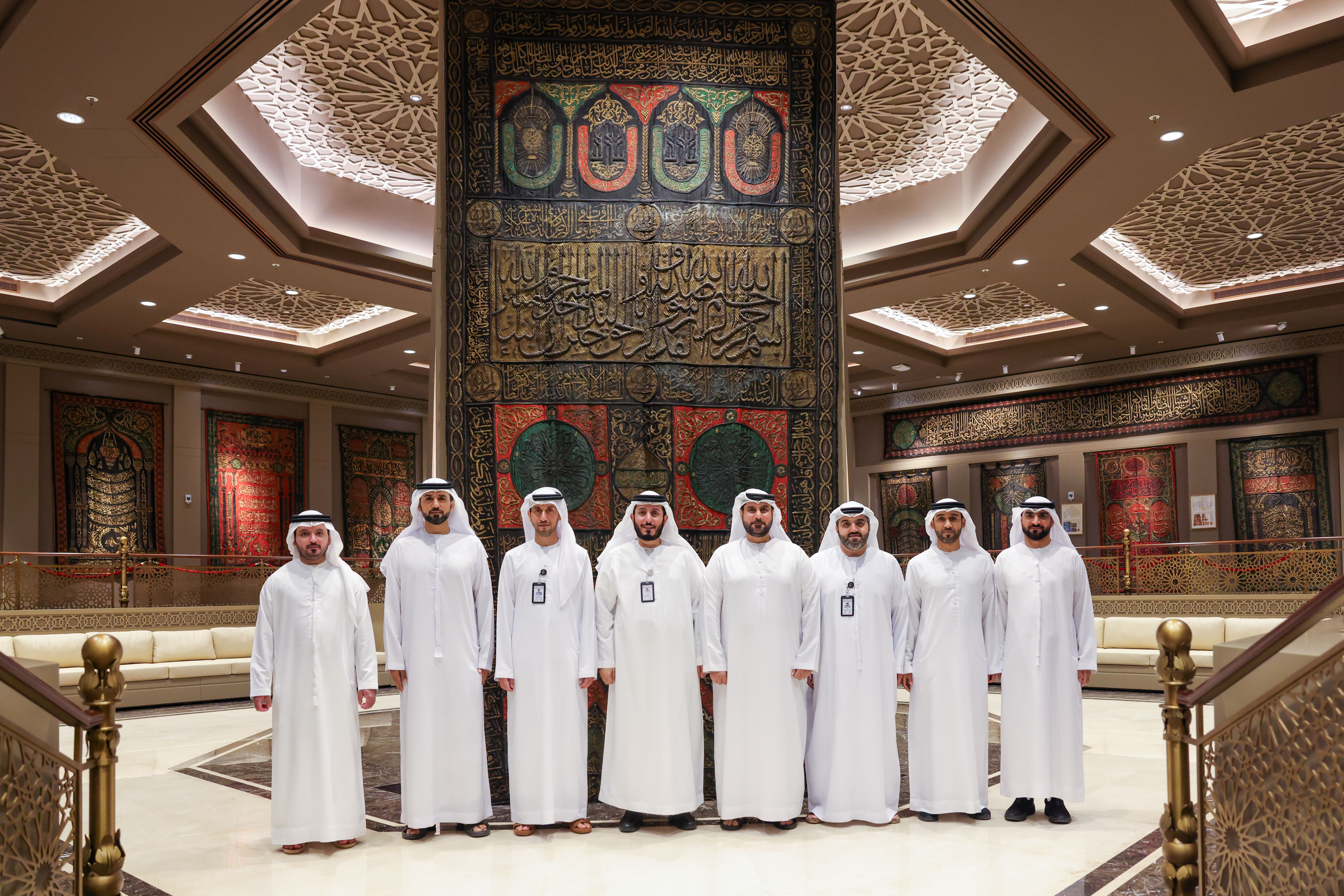 وفد شرطة الشارقة يطلع على أفضل الممارسات العلمية والمتحفية في المجمع