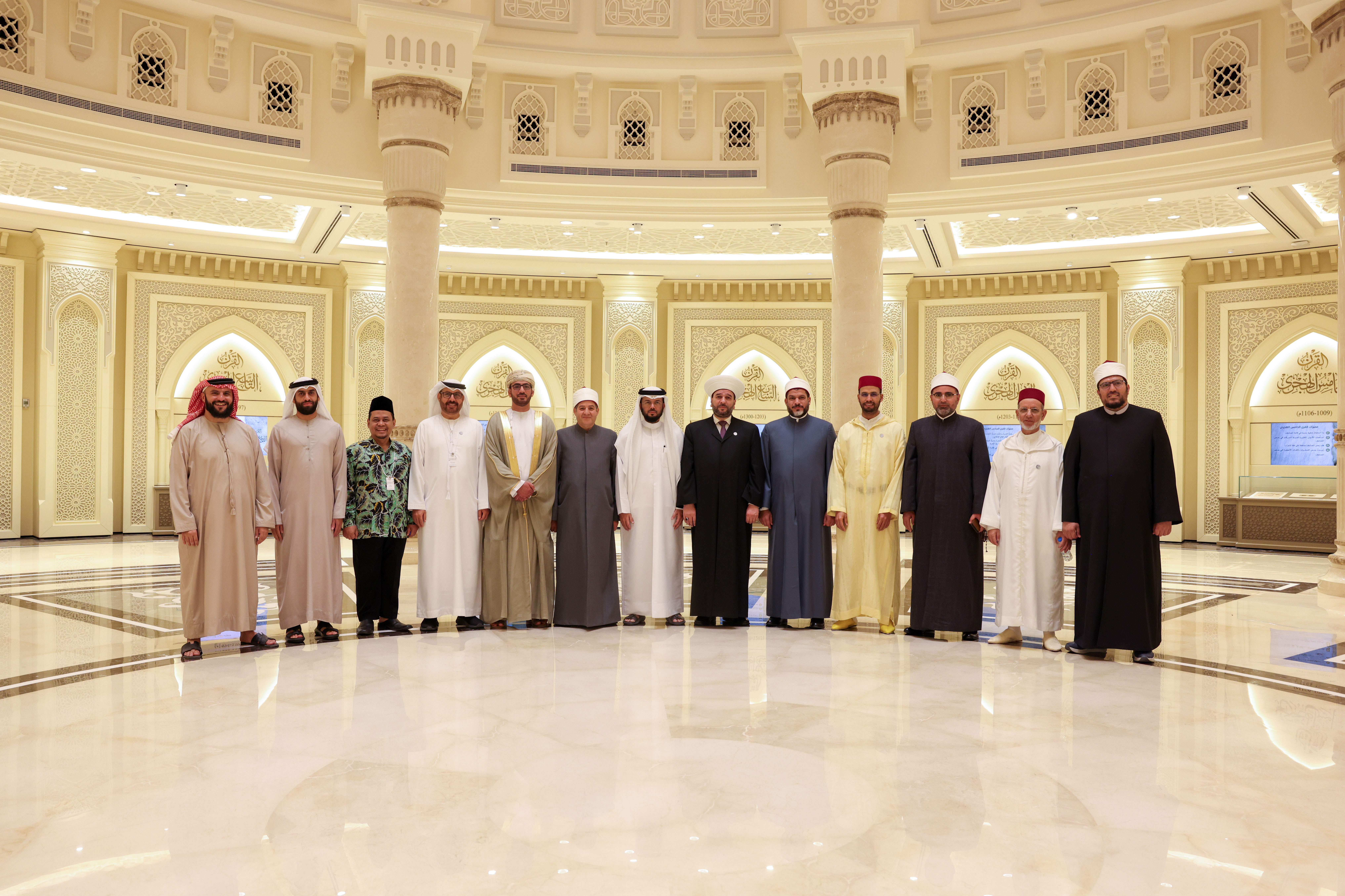 أشاد أصحاب الفضيلة العلماء ضيوف صاحب السموّ رئيس الدولة ،حفظه الله، بالدور الريادي لمجمع القرآن الكريم بالشارقة