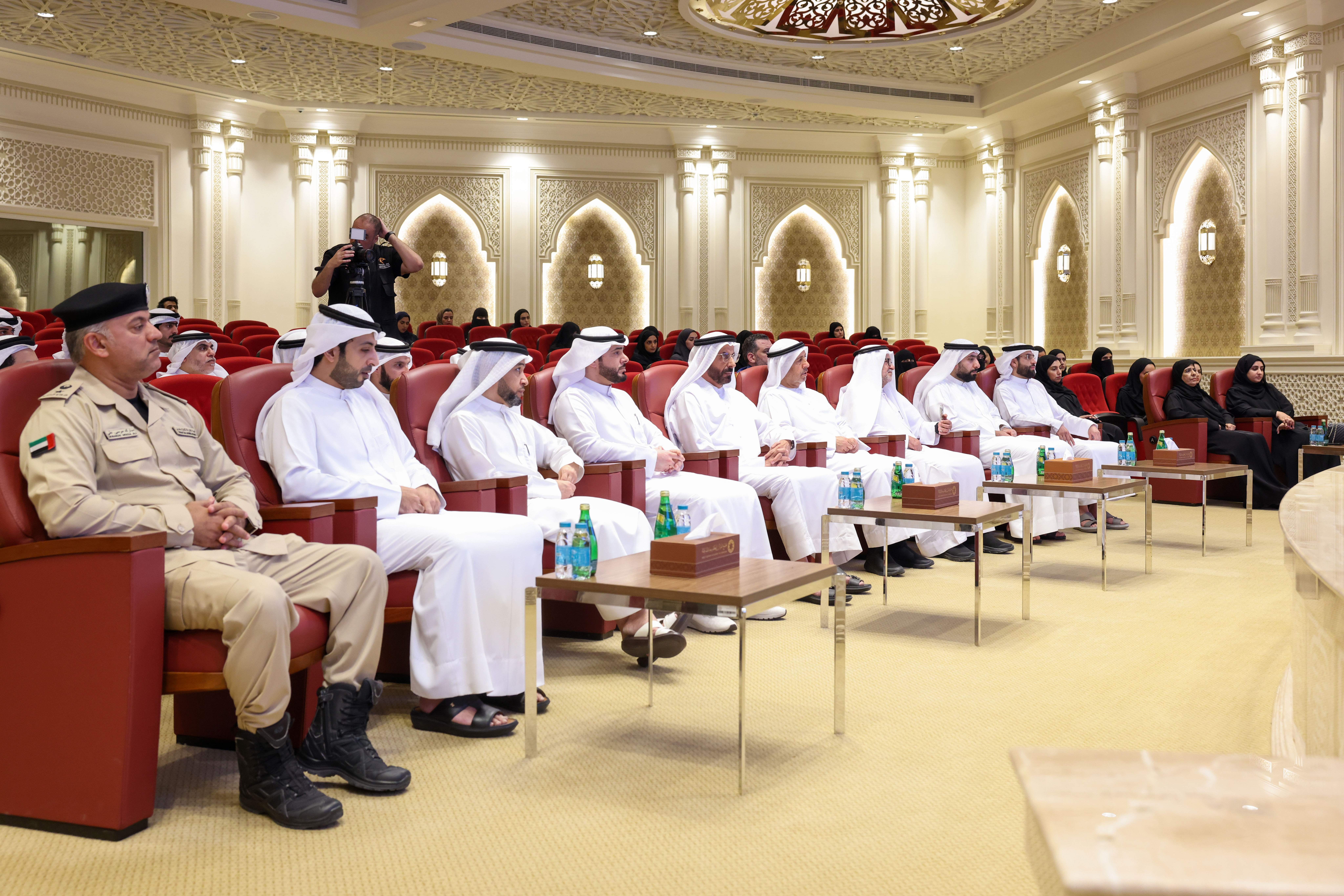 نظّمت مؤسسة الشارقة للقرآن الكريم والسنة النبوية حفلها الختامي للمسابقة الرمضانية لموظفي الدوائر الحكومية، وذلك في قاعة مجمع القرآن الكريم بالشارقة