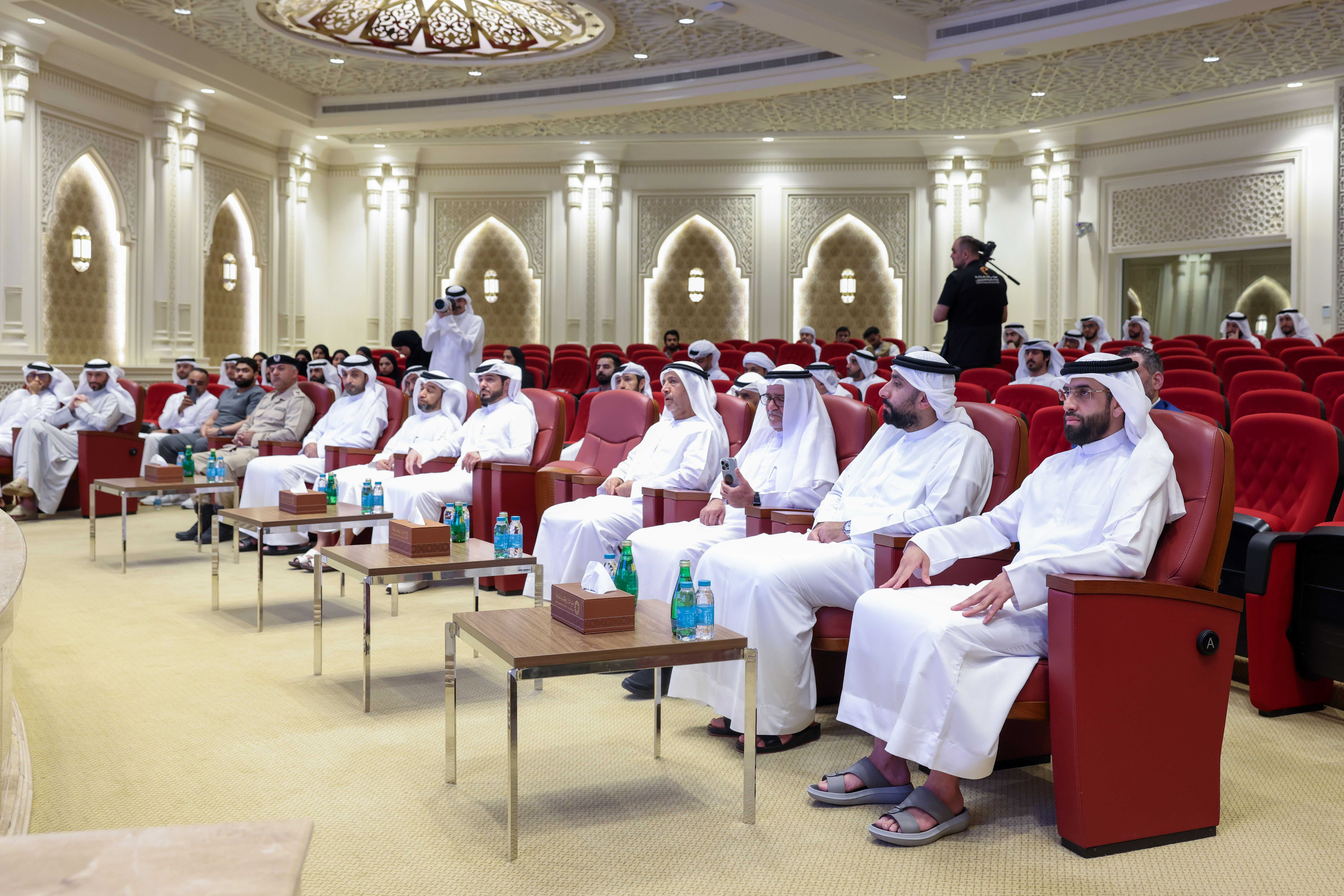 نظّمت مؤسسة الشارقة للقرآن الكريم والسنة النبوية حفلها الختامي للمسابقة الرمضانية لموظفي الدوائر الحكومية، وذلك في قاعة مجمع القرآن الكريم بالشارقة