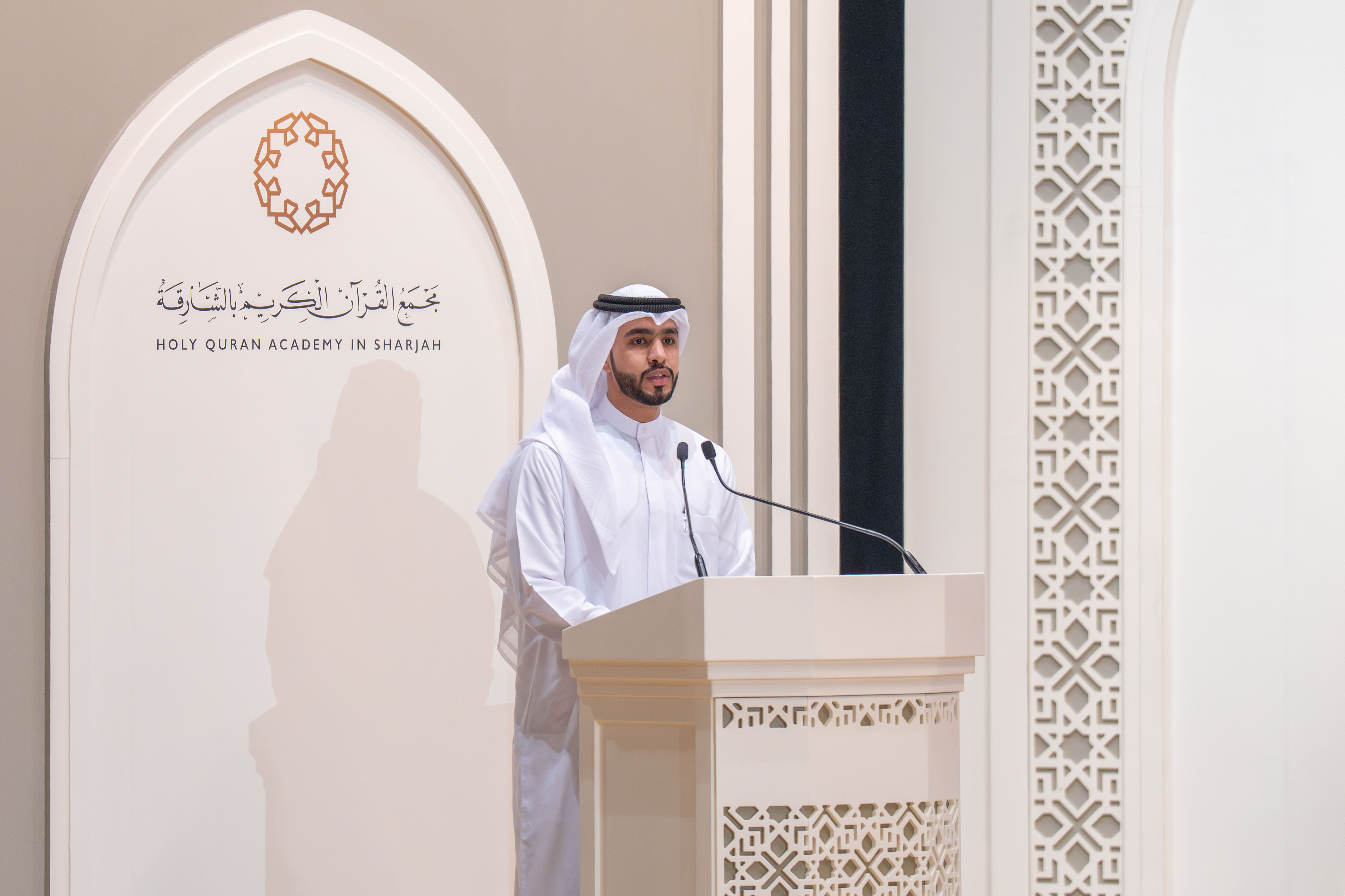 شهد صاحب السموّ الشيخ الدكتور سلطان بن محمد القاسمي، عضو المجلس الأعلى، حاكم الشارقة، صباح اليوم الأربعاء، حفل تخريج الدفعة السادسة من القرّاء مُجازي مجمع القرآن الكريم بالشارقة