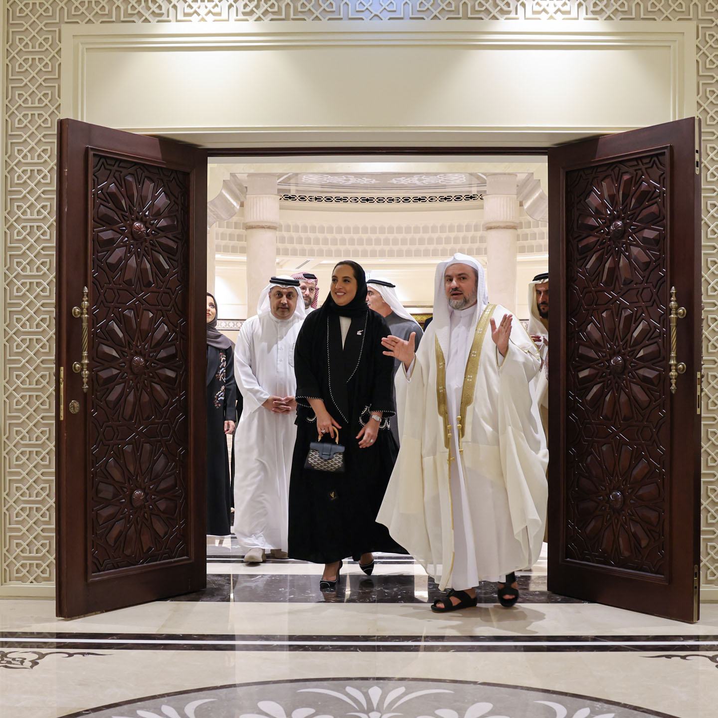 وزيرة الإسكان والتخطيط العمراني في البحرين: "مجمع القرآن الكريم بالشارقة يضم كنوزاً علمية ومعرفية عظيمة".