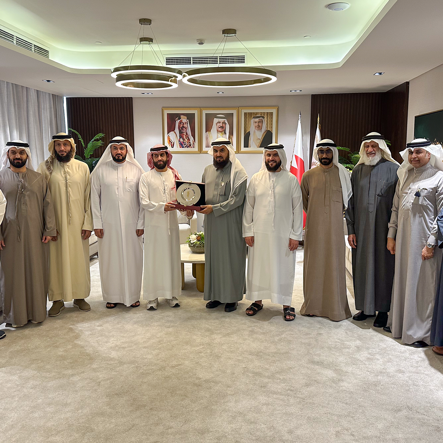 وفد من الشارقة يطلع على تجربة البحرين في خدمة القرآن الكريم وعلومه