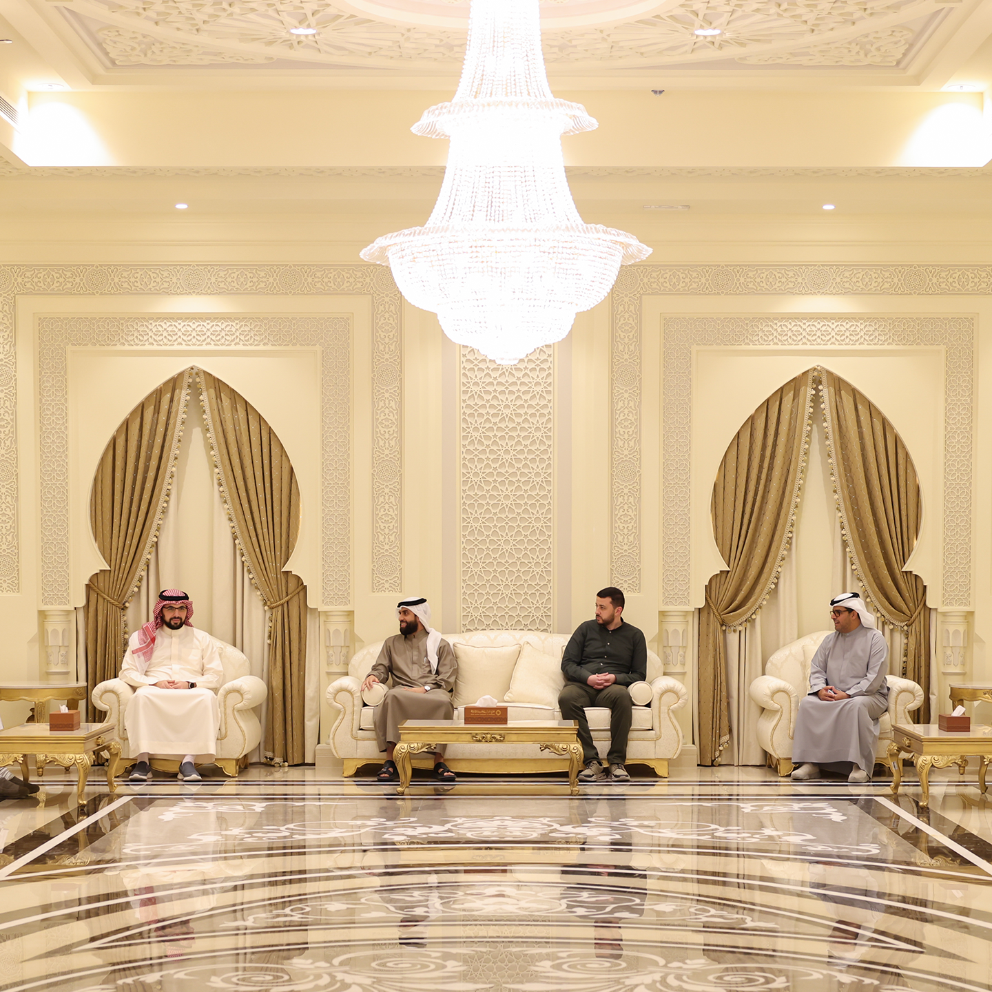 المجمع يستقبل المشاركين بجائزة الإمارات الدولية للقرآن الكريم