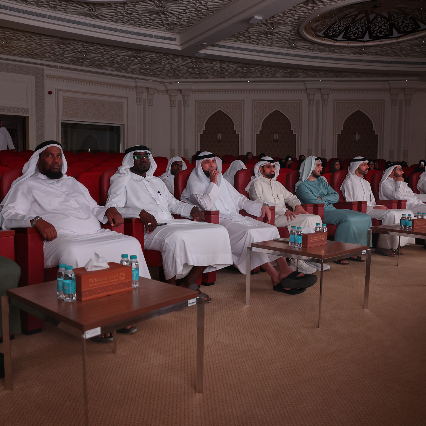 ⁨ احتفى مجمع القرآن الكريم بالشارقة بمقرئيه، بمناسبة اليوم العالمي للمعلم،