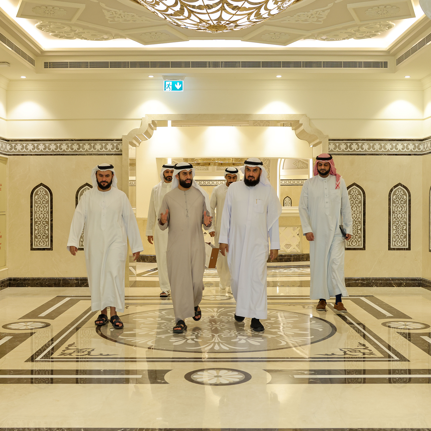 زار سعادة الدكتور راشد محمد الهاجري، رئيس مجلس الأوقاف في مملكة البحرين، مجمع القرآن الكريم بالشارقة