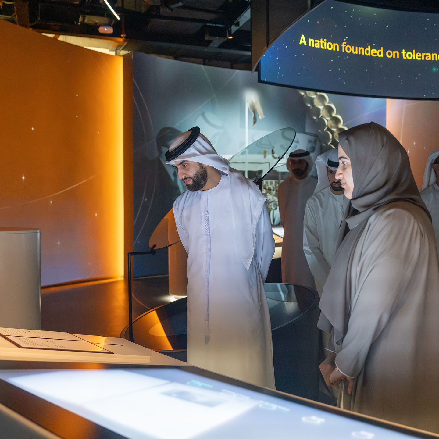 بحث مجمع القرآن الكريم بالشارقة تعزيز التعاون وتبادل الخبرات مع مركز جامع الشيخ زايد الكبير،