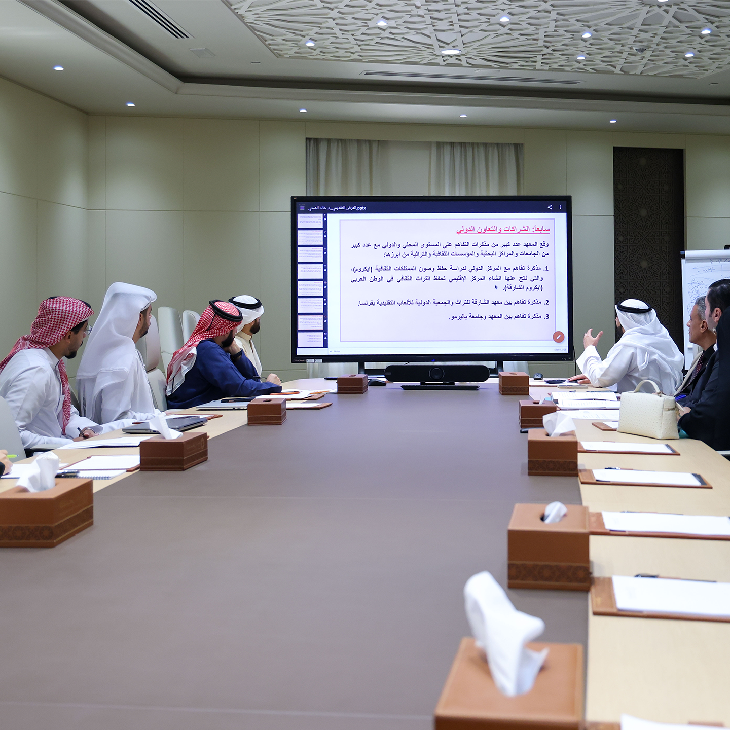 بحث مجمع القرآن الكريم مع معهد الشارقة للتراث تفعيل اتفاقية التعاون المشترك