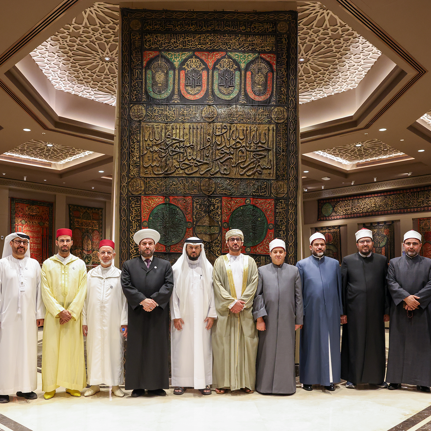 أشاد أصحاب الفضيلة العلماء ضيوف صاحب السموّ رئيس الدولة ،حفظه الله، بالدور الريادي لمجمع القرآن الكريم بالشارقة